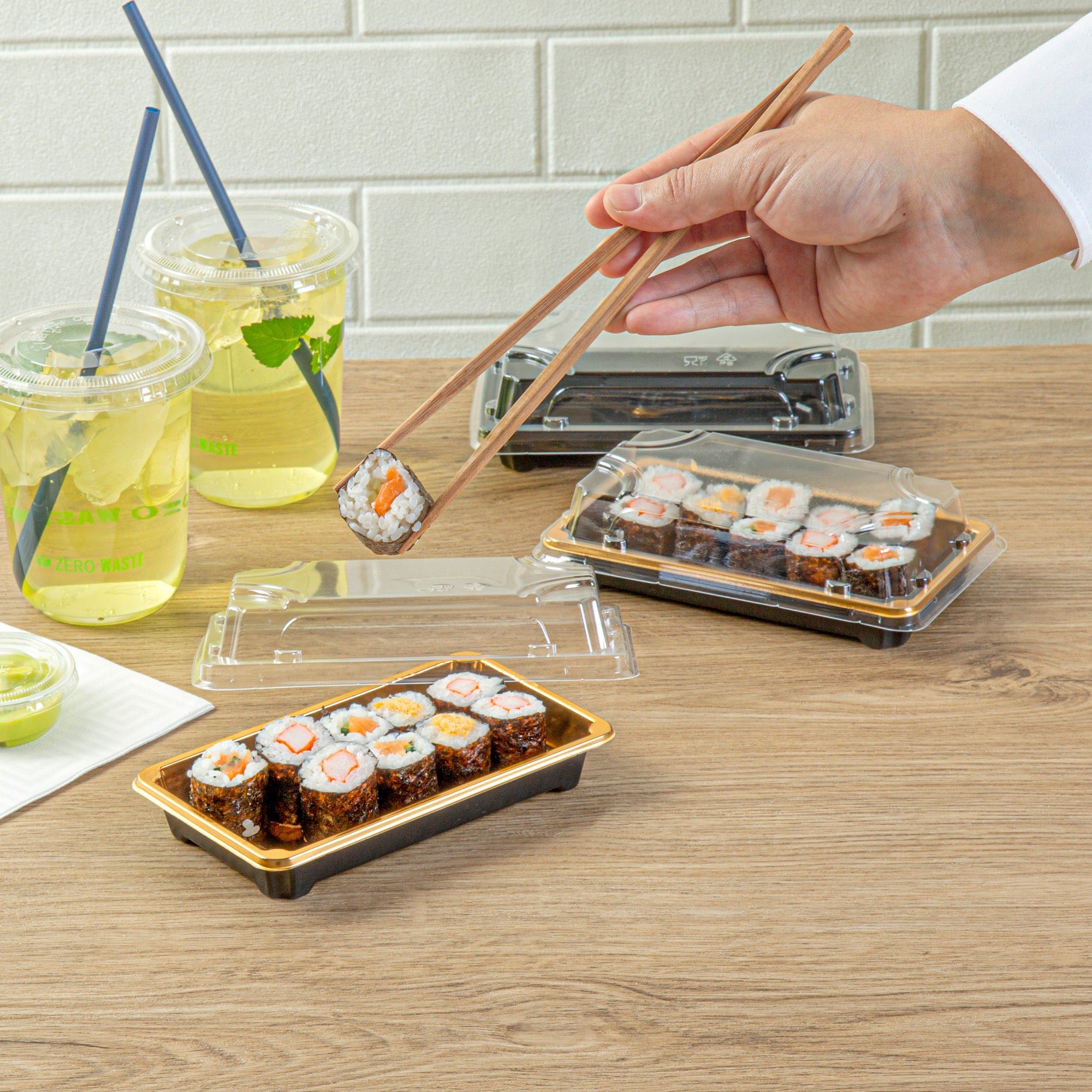 Roku Rectangle Gold Plastic Take Out Sushi Tray - with Clear Lid - 6" x 3 1/2" x 1 3/4" - 100 count box