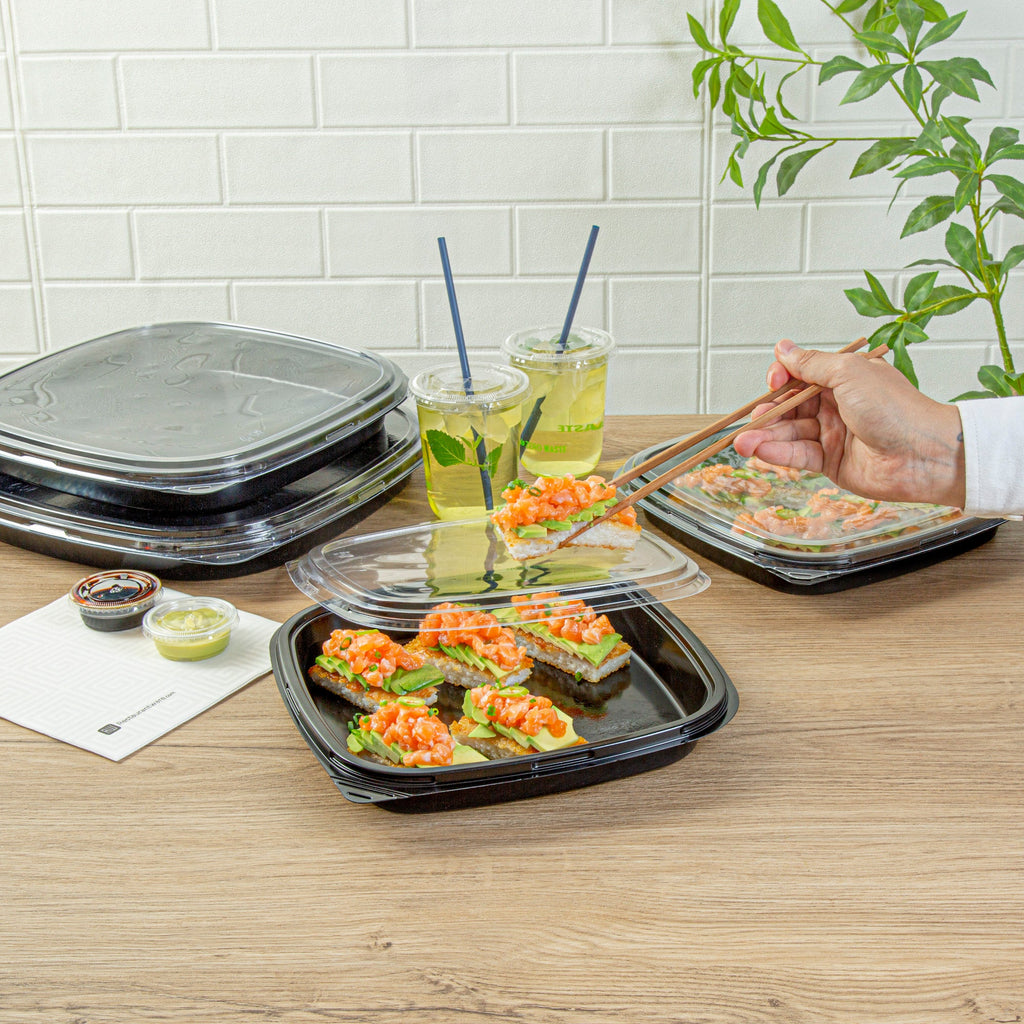 Roku Square Black Plastic Take Out Sushi Tray - with Clear Lid - 10 3/4" x 10 3/4" x 1 3/4" - 100 count box