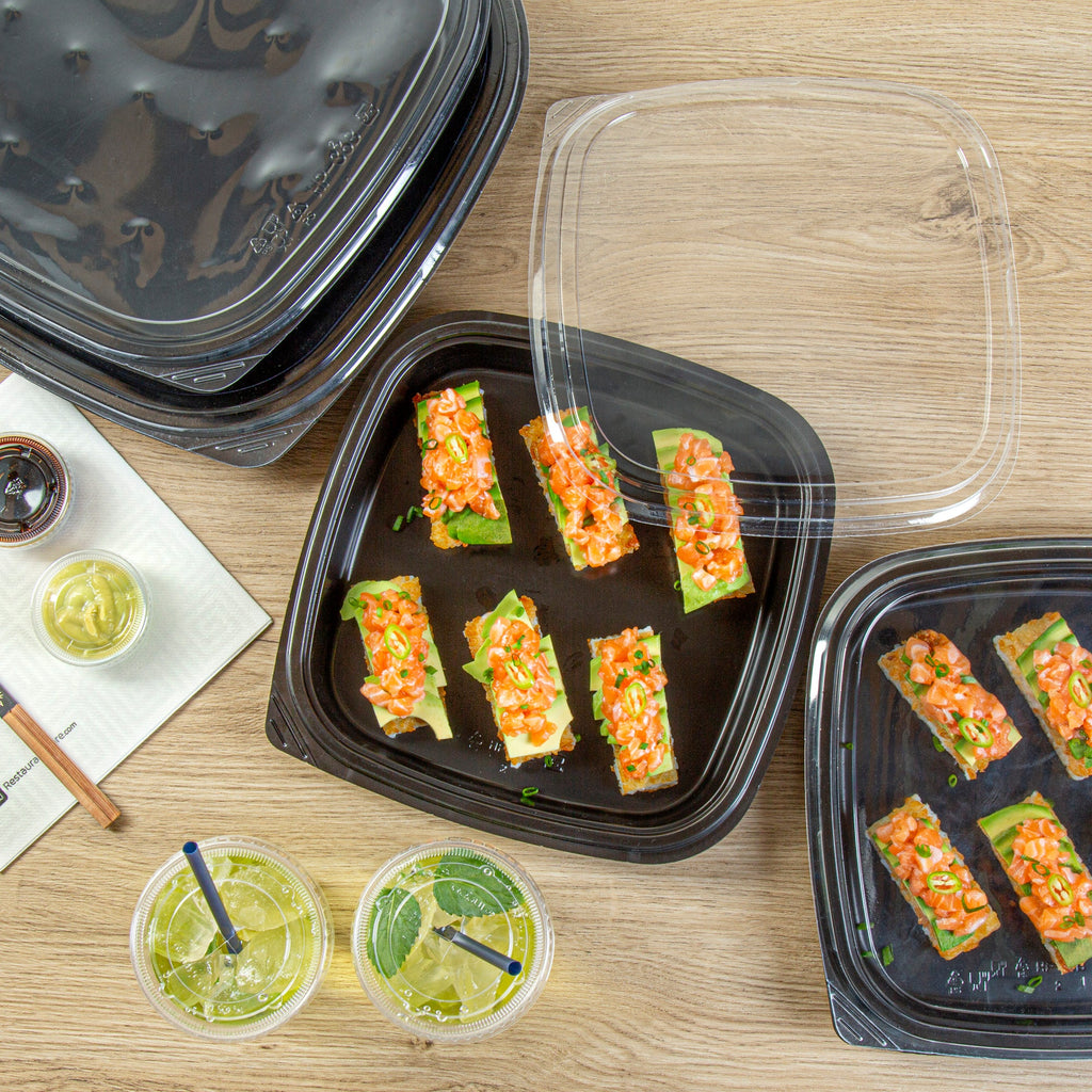 Roku Square Black Plastic Take Out Sushi Tray - with Clear Lid - 10 3/4" x 10 3/4" x 1 3/4" - 100 count box