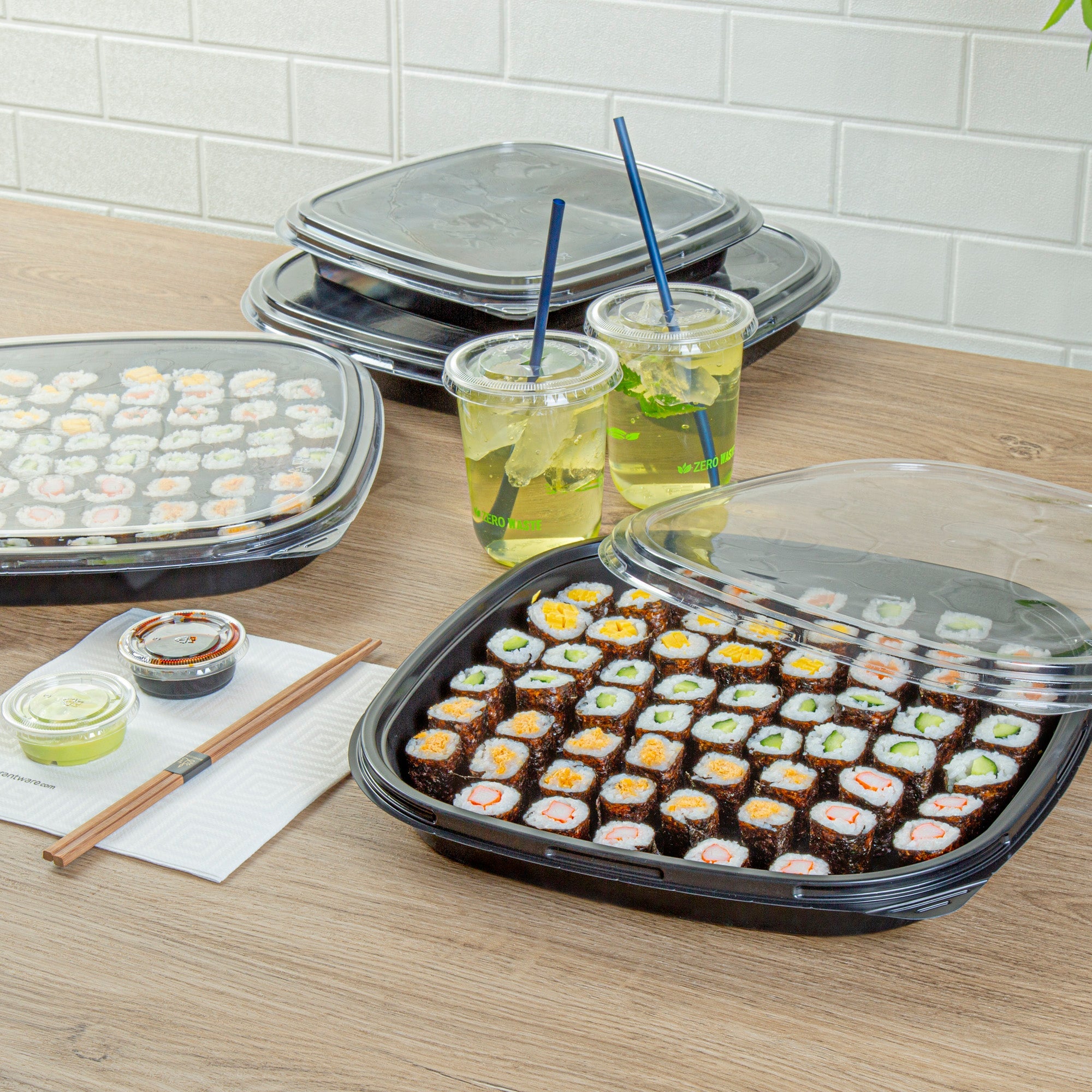 Roku Square Black Plastic Take Out Sushi Tray - with Clear Lid - 12 1/2" x 12 1/2" x 1 3/4" - 100 count box
