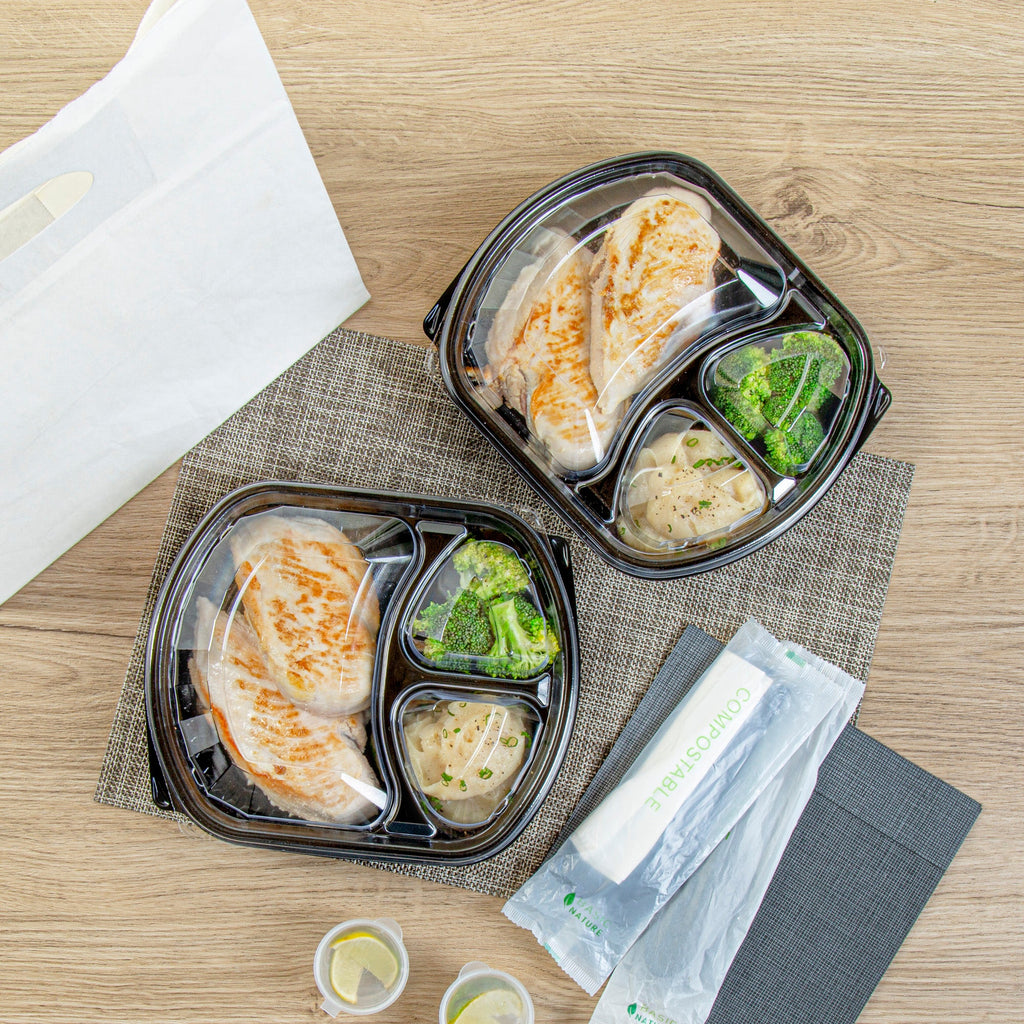 Chef 101 36 oz Rectangle Black Plastic Food Container - with Clear Lid, Microwavable, 3 Compartments - 9 1/4" x 8" x 2 3/4" - 100 count box