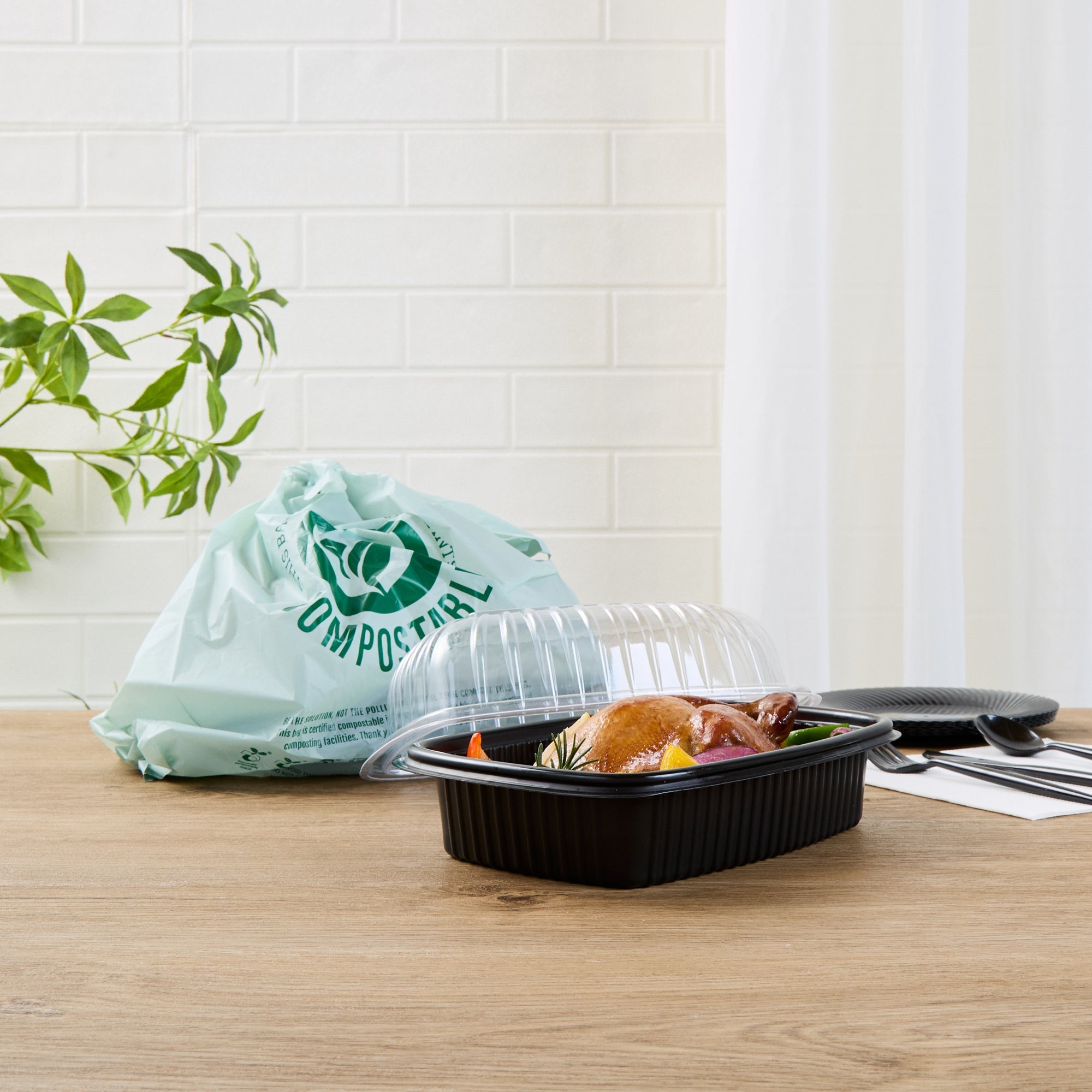 Chef 101 Black Plastic Chicken Roaster Container - with Clear Dome Lid, Microwavable - 10 1/4" x 7 1/4" x 4 3/4" - 50 count box
