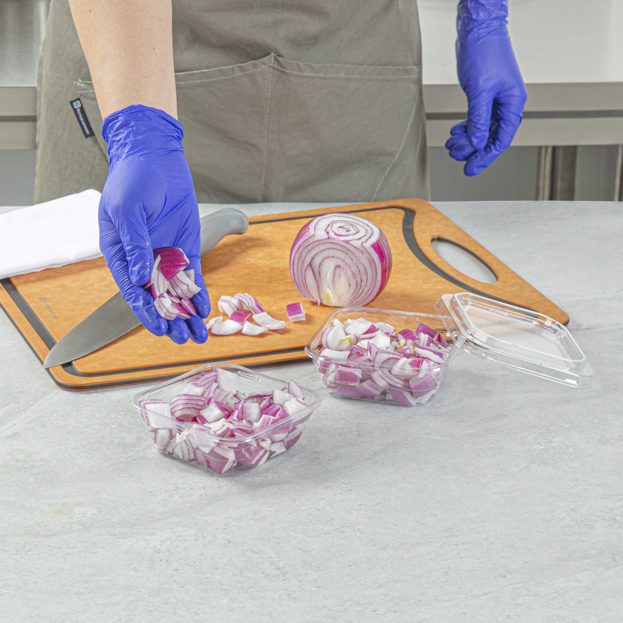 Thermo Tek 8 oz Square Clear Plastic Deli / Snack Container - 4 1/2" x 4 1/2" x 1 1/2" - 50 count box