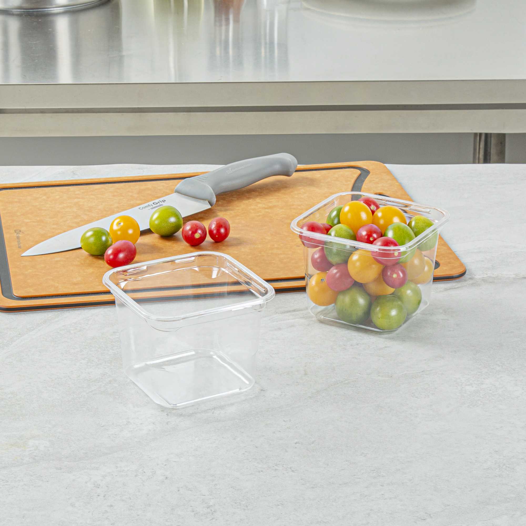Thermo Tek 20 oz Square Clear Plastic Deli / Snack Container - 4 1/2" x 4 1/2" x 3 1/2" - 50 count box
