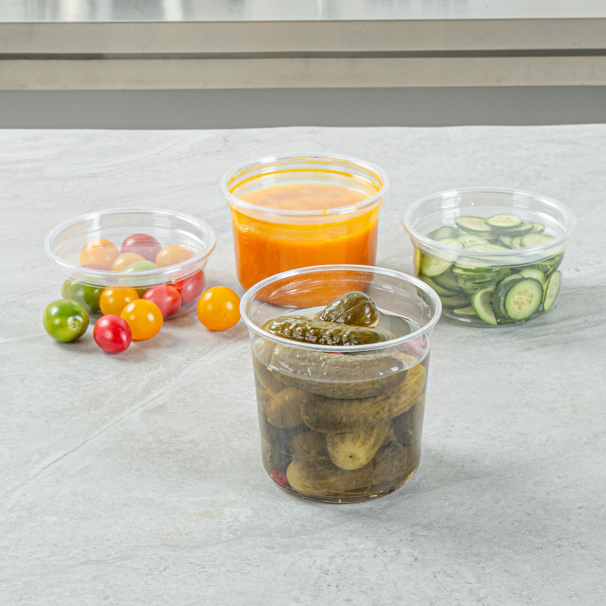 Thermo Tek 24 oz Round Clear Plastic To Go Deli Container - 4 1/2" x 4 1/2" x 4 1/4" - 25 count box