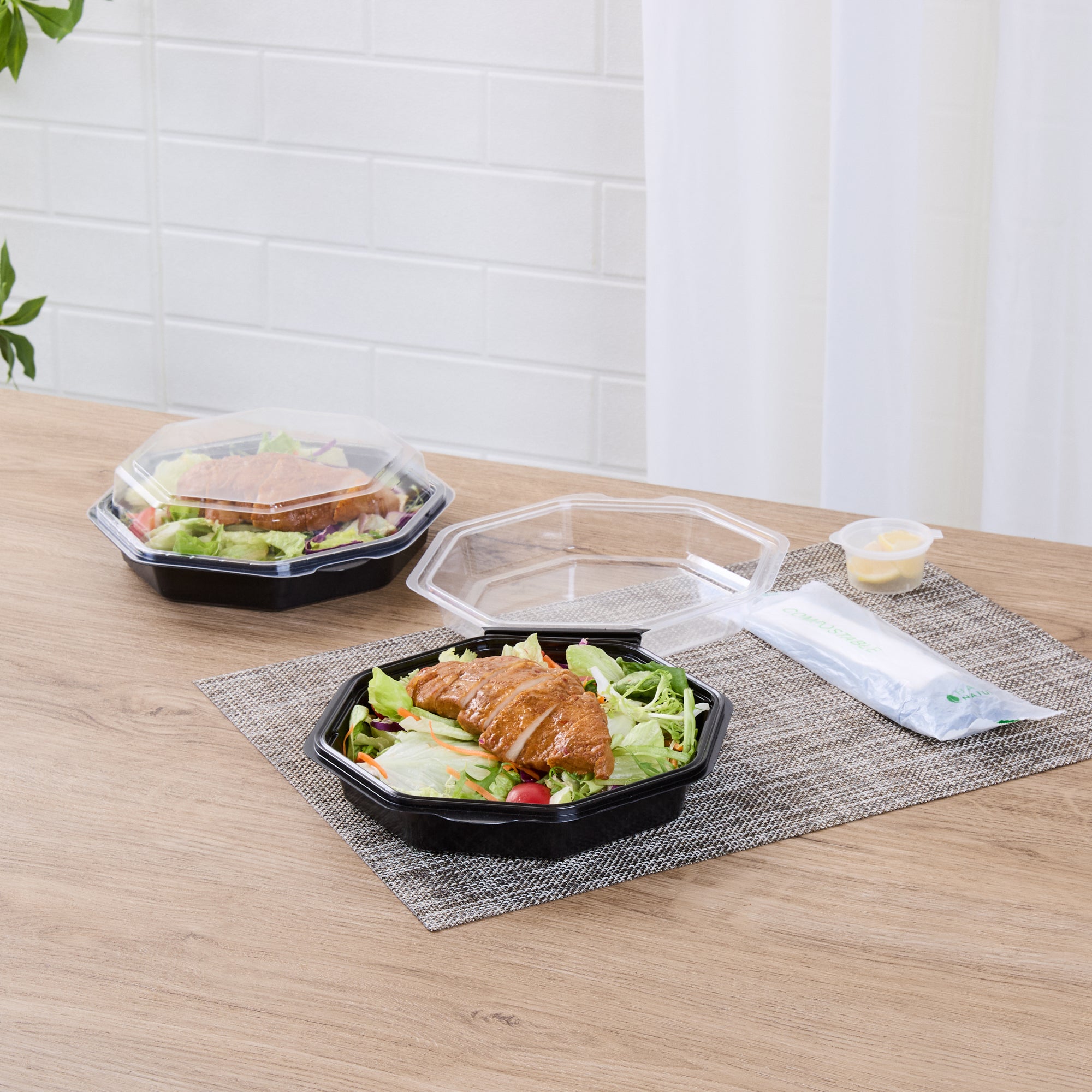 Chef 101 Octagon Black Plastic Food Container - with Clear Lid - 7 1/2" x 7 1/2" x 2 1/4" - 100 count box