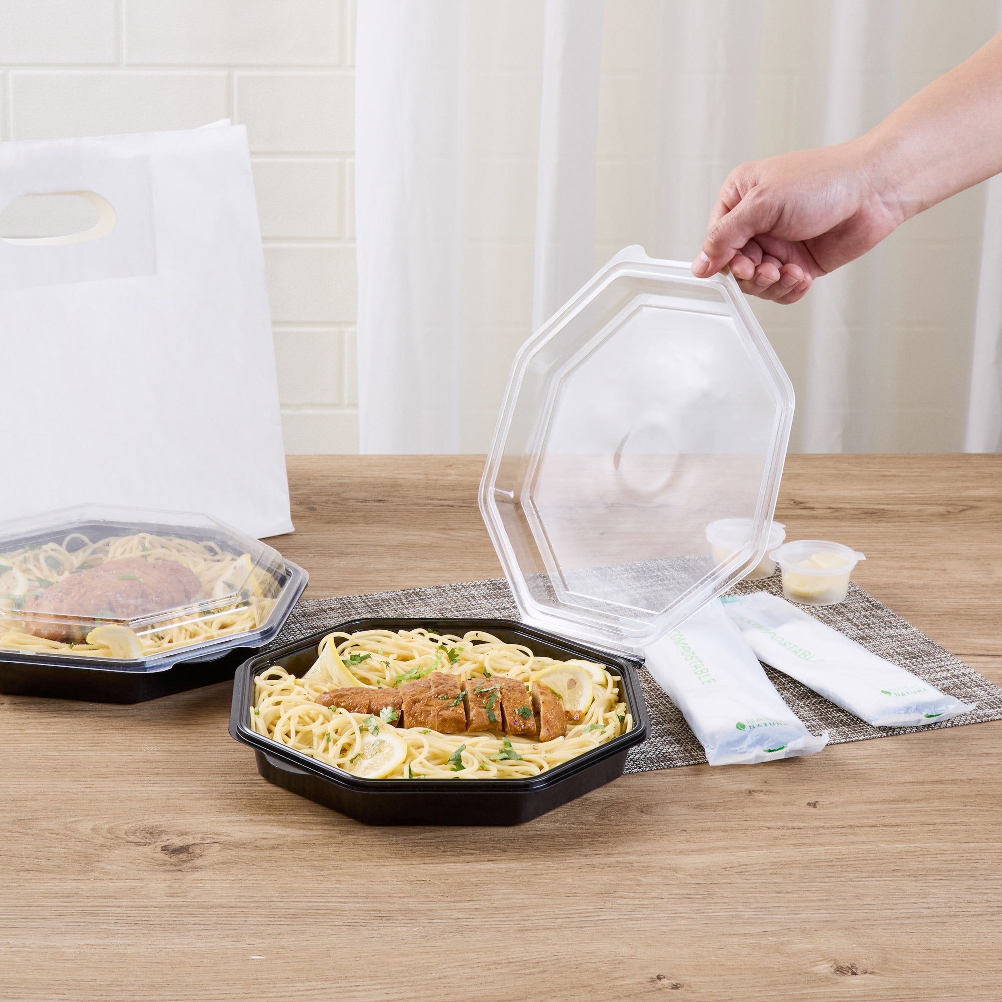 Chef 101 Octagon Black Plastic Food Container - with Clear Lid - 9" x 9" x 2" - 100 count box