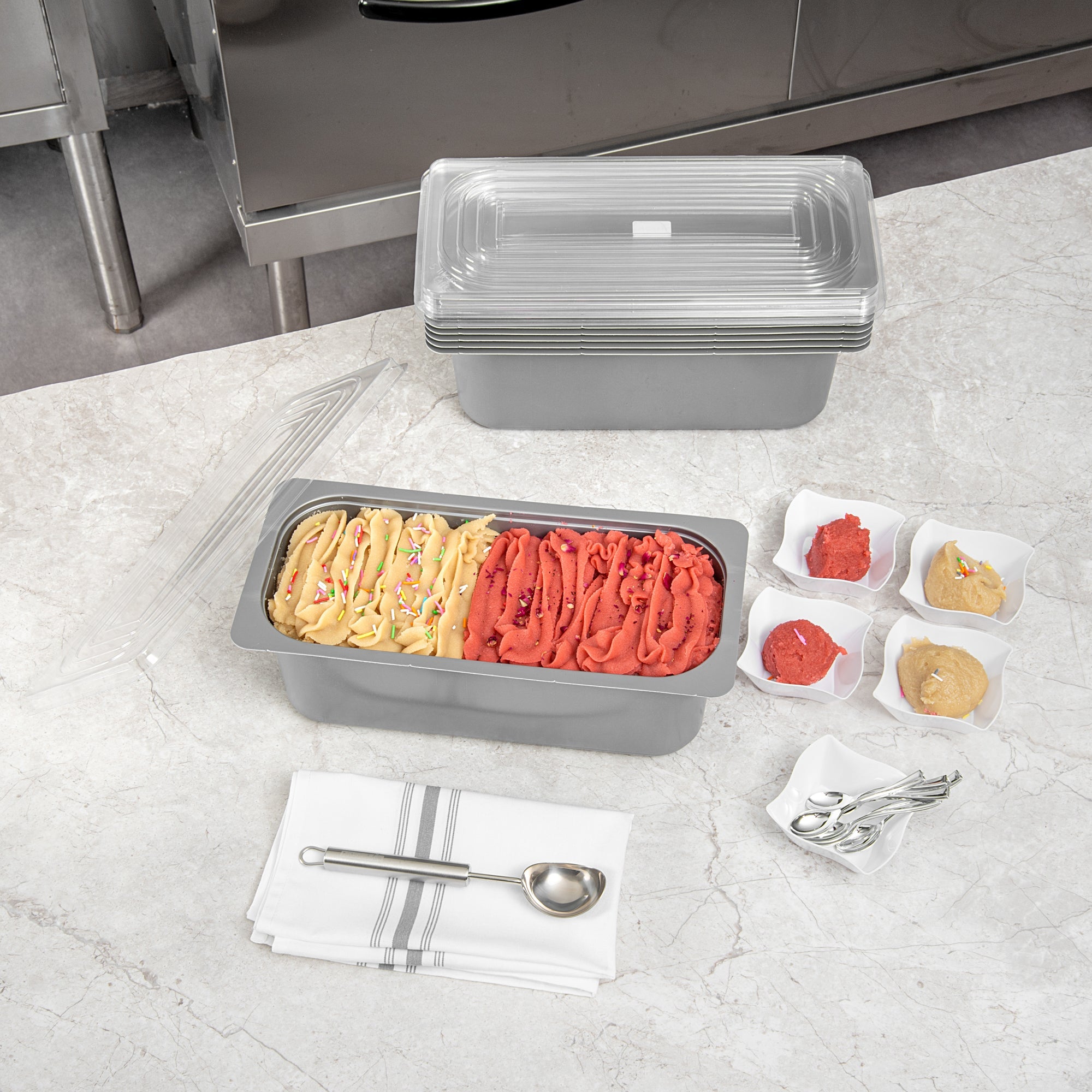 Chef 101 5 Qt Rectangle Gray Plastic Ice Cream Container - with Clear Lid - 13 1/2" x 6 1/2" x 4 3/4" - 100 count box