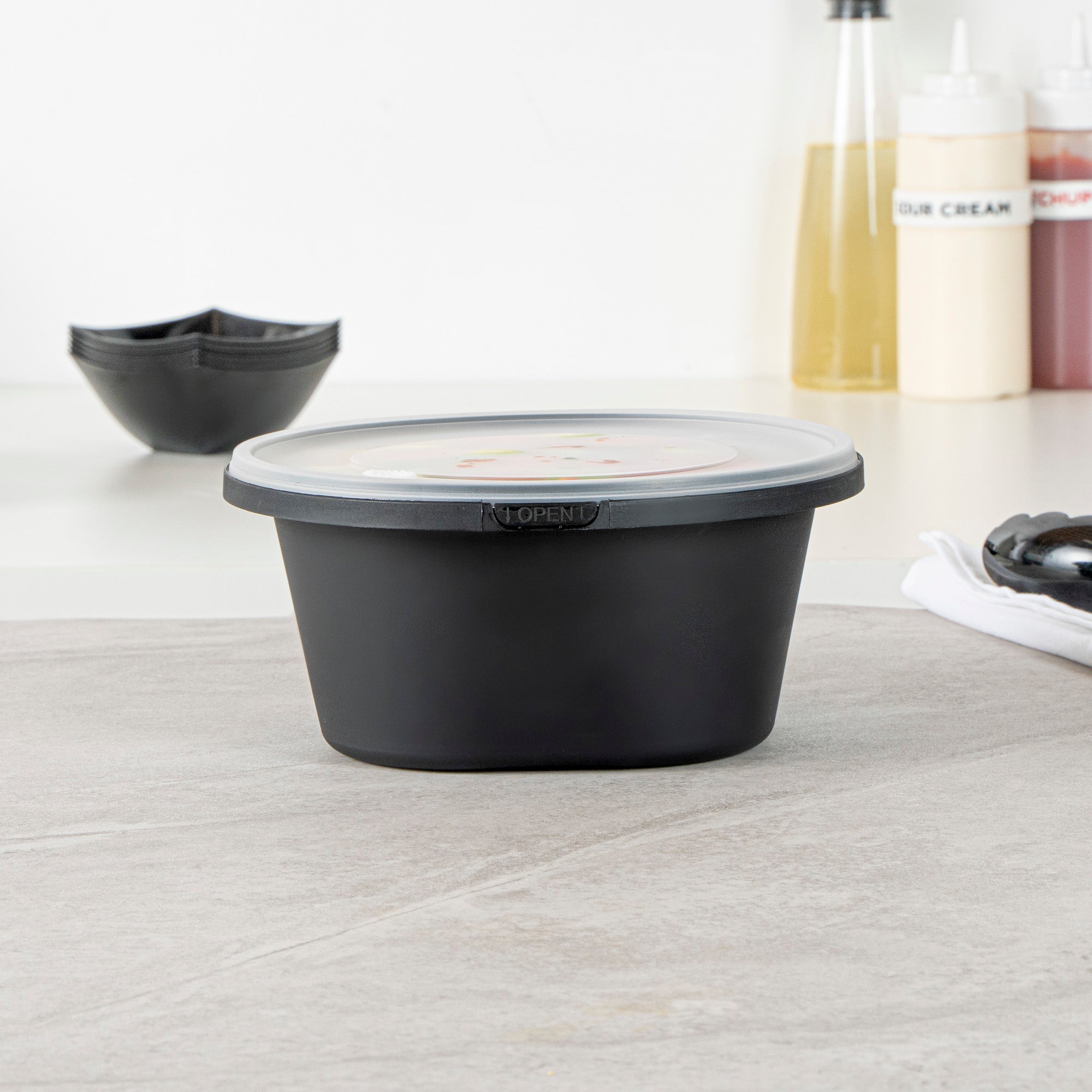 Cater Tek 59 oz Round Black Plastic Catering / Serving Bowl - with Clear Lid, Microwavable - 8" x 8" x 3 3/4" - 25 count box