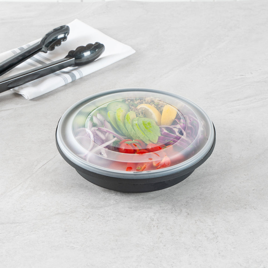 Cater Tek 51 oz Round Black Plastic Catering / Serving Bowl - with Clear Lid, Microwavable - 9 1/4" x 9 1/4" x 3" - 25 count box