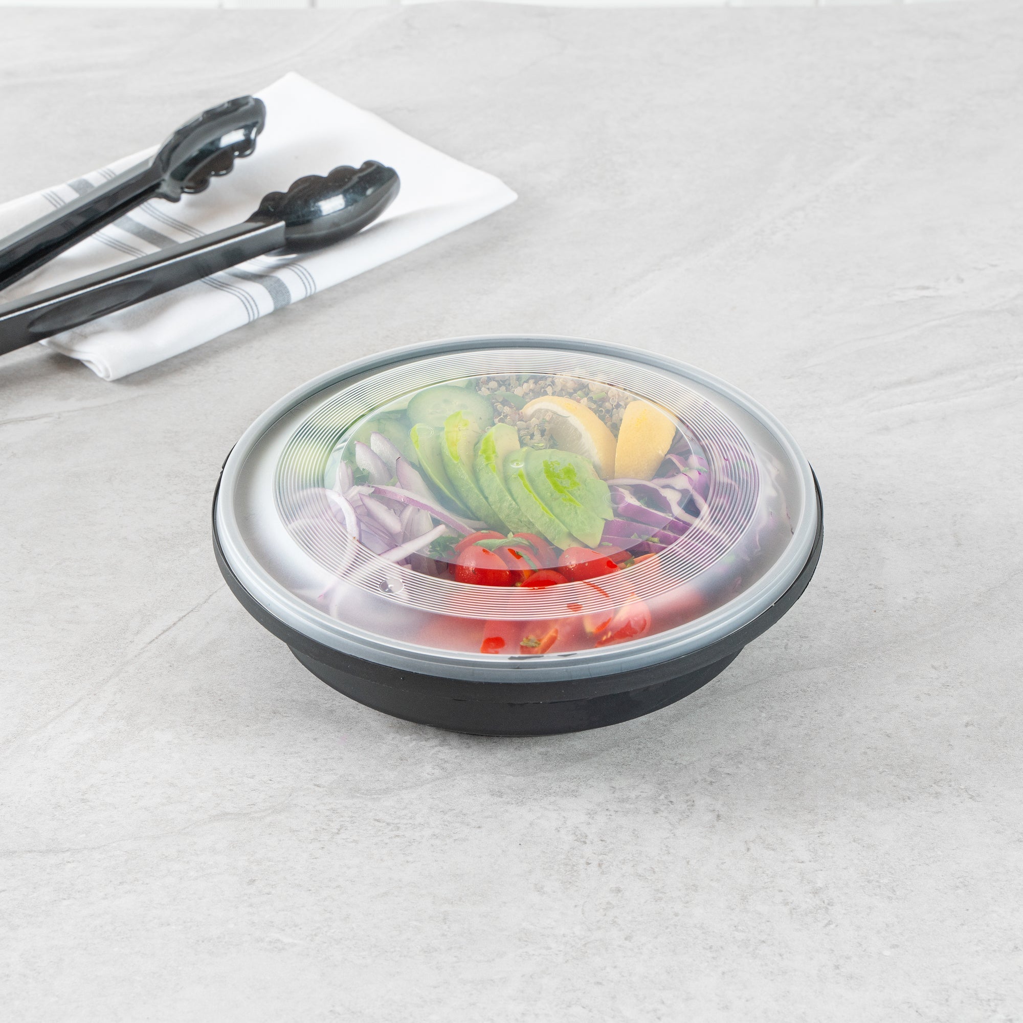 Cater Tek 51 oz Round Black Plastic Catering / Serving Bowl - with Clear Lid, Microwavable - 9 1/4" x 9 1/4" x 3" - 100 count box