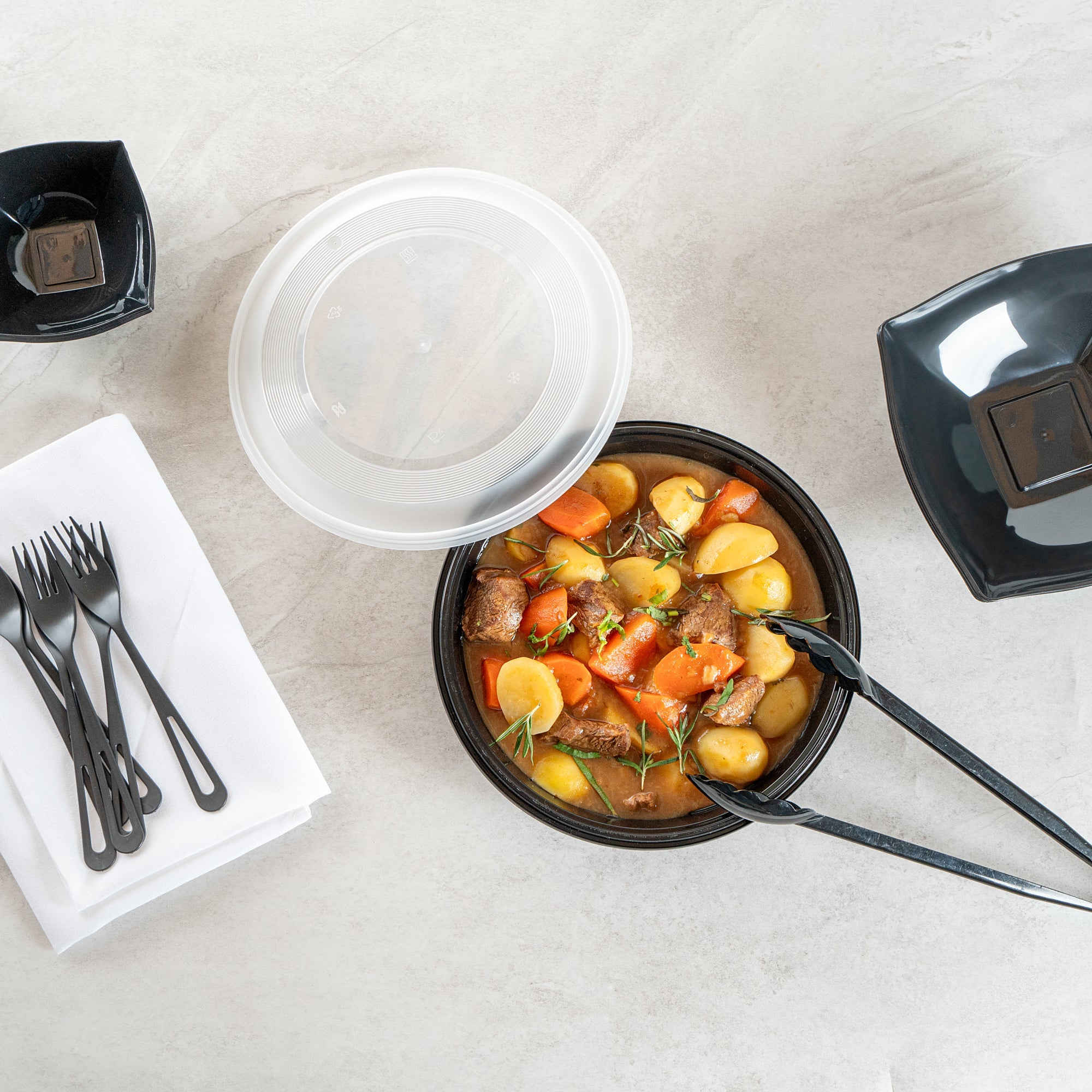 Cater Tek 58 oz Round Black Plastic Catering / Serving Bowl - with Clear Lid, Microwavable - 8" x 8" x 3 3/4" - 100 count box
