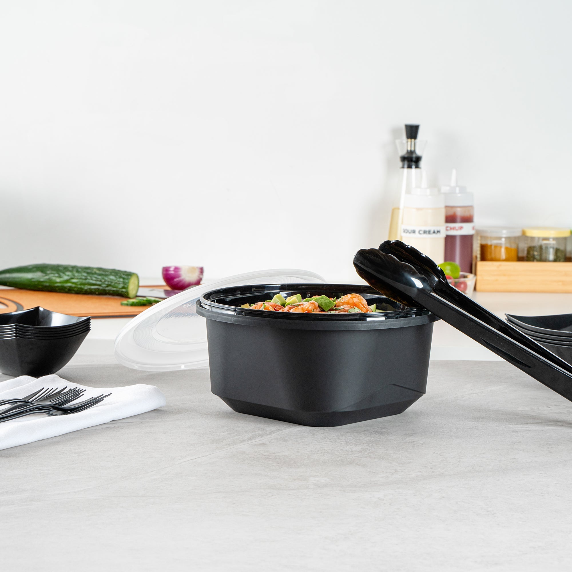 Cater Tek 118 oz Round Black Plastic Catering / Serving Bowl - with Clear Lid, Microwavable - 9 3/4" x 9 3/4" x 4 3/4" - 100 count box