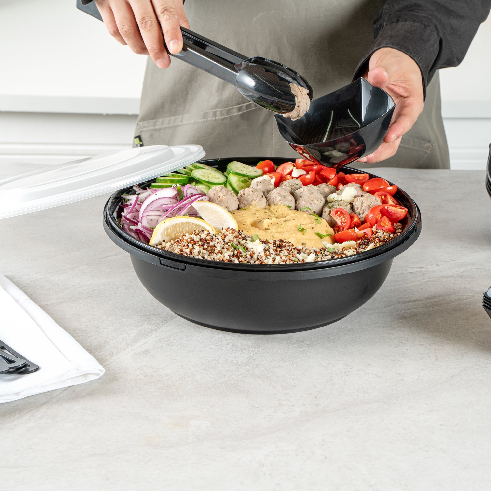 Cater Tek 142 oz Round Black Plastic Catering / Serving Bowl - with Clear Lid, Microwavable - 11 3/4" x 11 3/4" x 4" - 25 count box