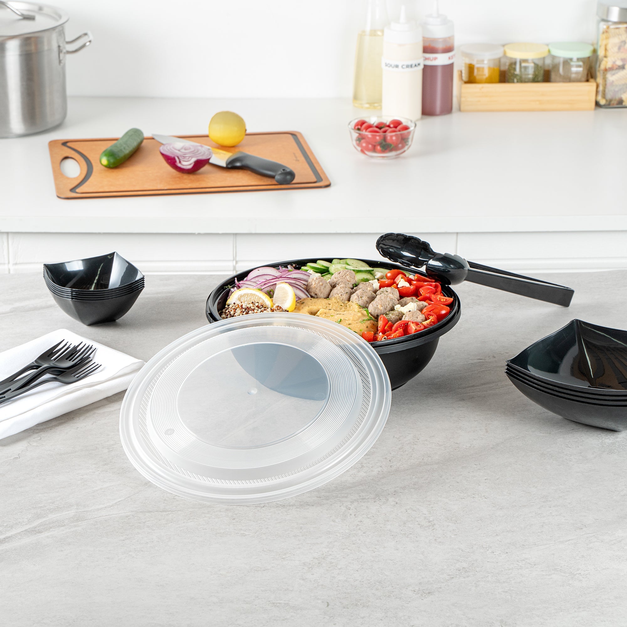 Cater Tek 142 oz Round Black Plastic Catering / Serving Bowl - with Clear Lid, Microwavable - 11 3/4" x 11 3/4" x 4" - 50 count box