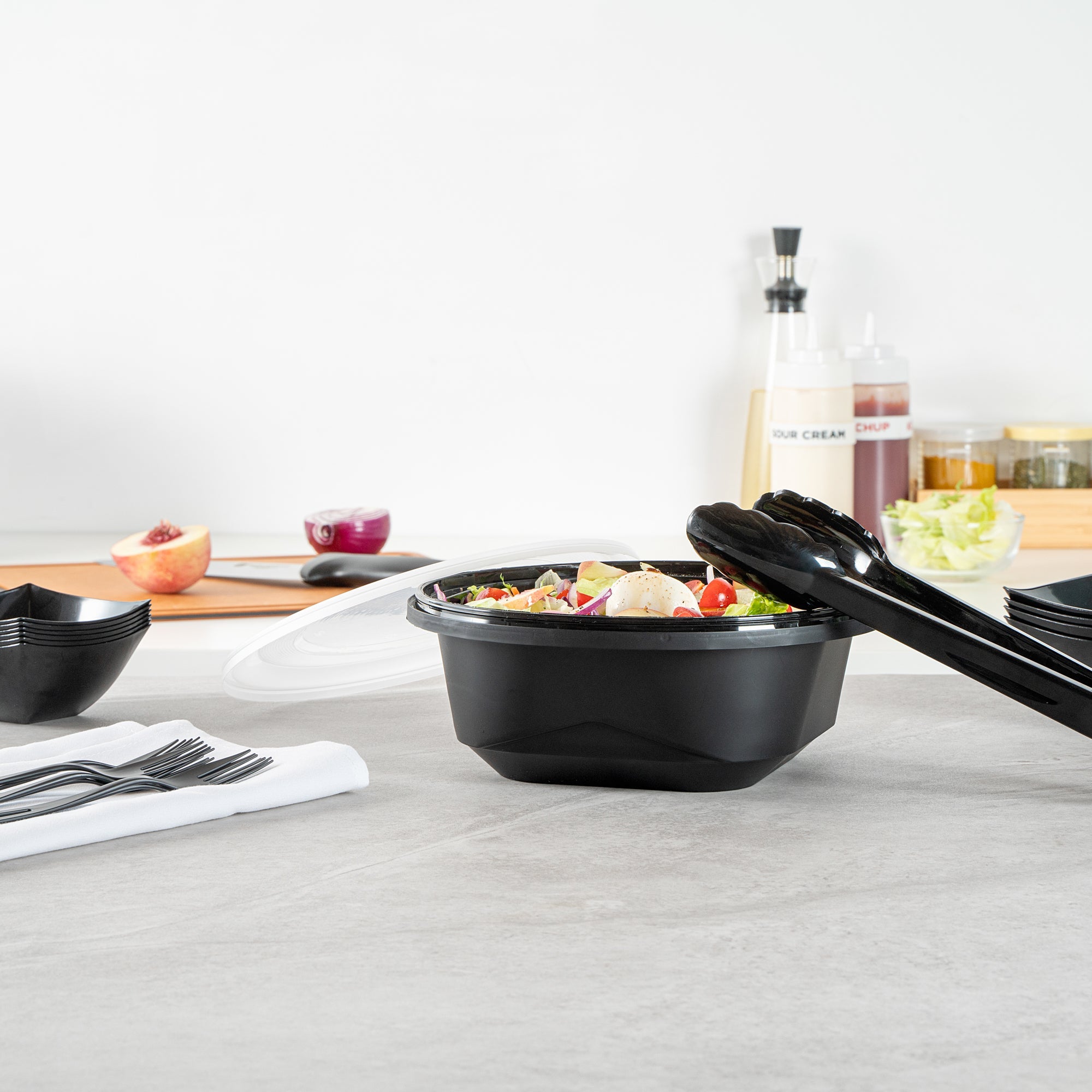 Cater Tek 85 oz Round Black Catering / Serving Bowl - with Clear Lid, Microwavable - 9 3/4" x 9 3/4" x 3 3/4" - 25 count box