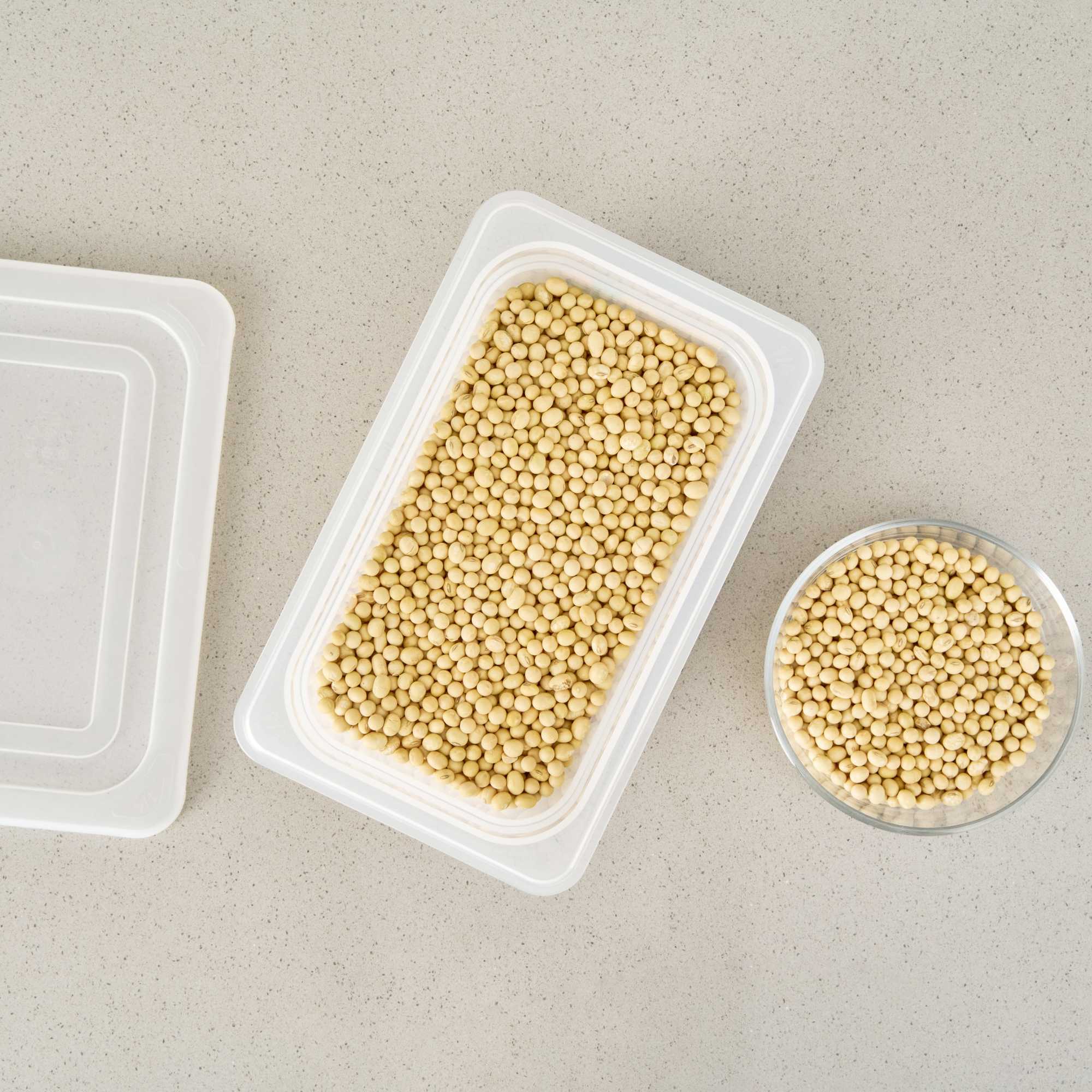 Met Lux Rectangle White Polypropylene 1/4 Size Food Pan - 6" Deep, with Label - 1 count box