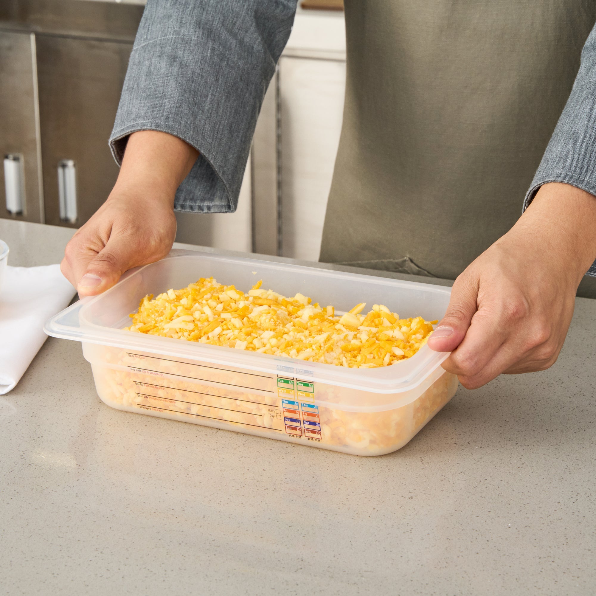 Met Lux Rectangle White Polypropylene 1/4 Size Food Pan - 2.5" Deep, with Label - 10 count box