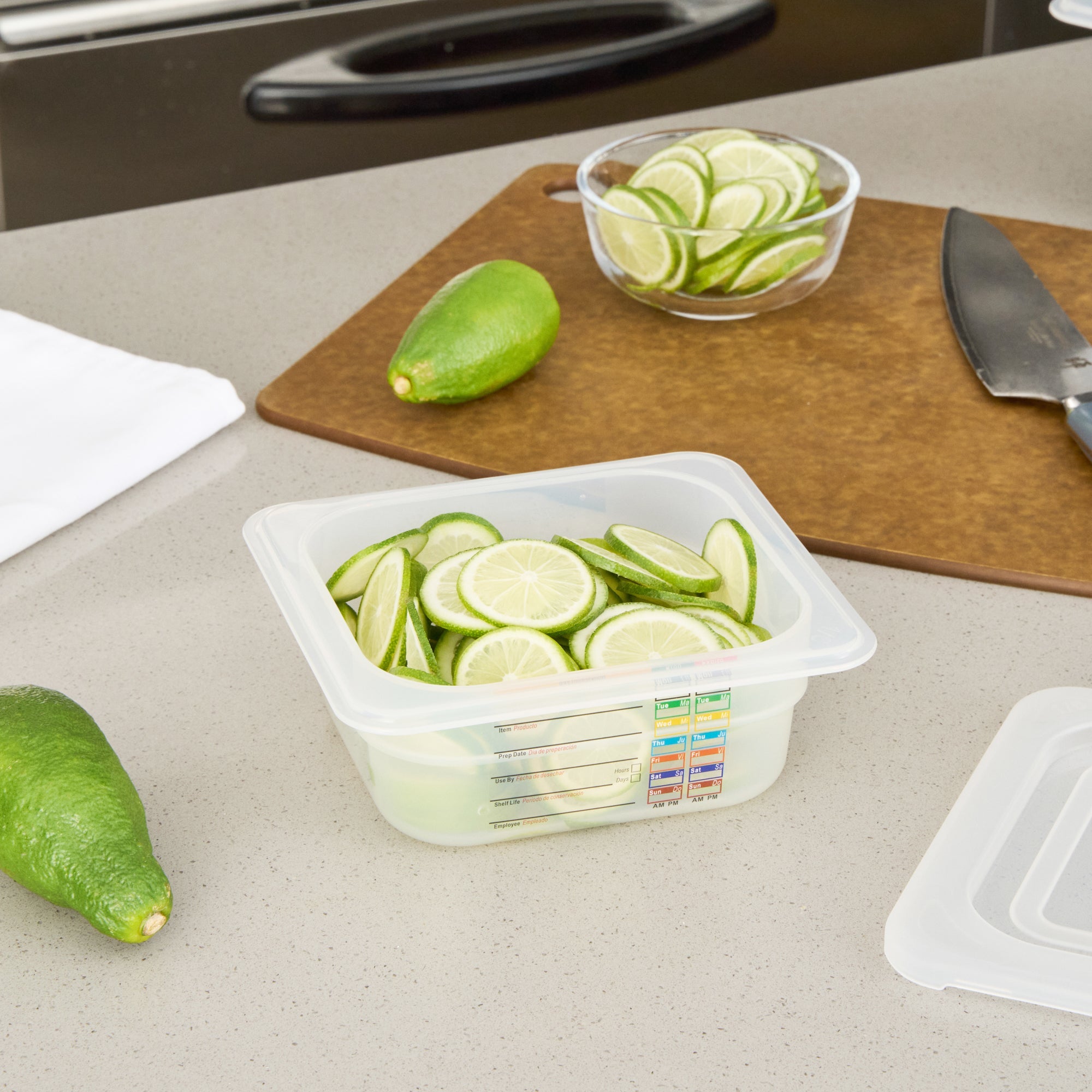 Met Lux Square White Polypropylene 1/6 Size Food Pan - 2.5" Deep, with Label - 6 3/4" x 6 1/4" x 2 1/2" - 10 count box