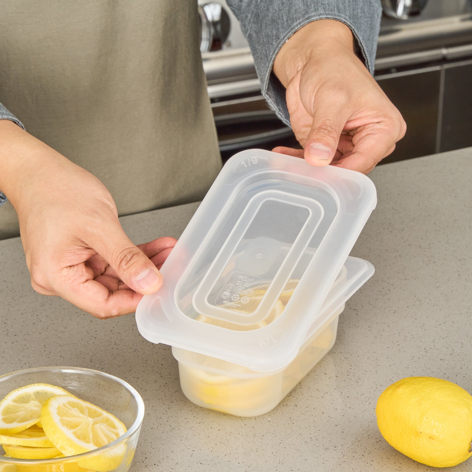 Met Lux Rectangle Clear Polypropylene Lid - Fits 1/9 Size Food Pan - 7" x 4 1/2" - 10 count box