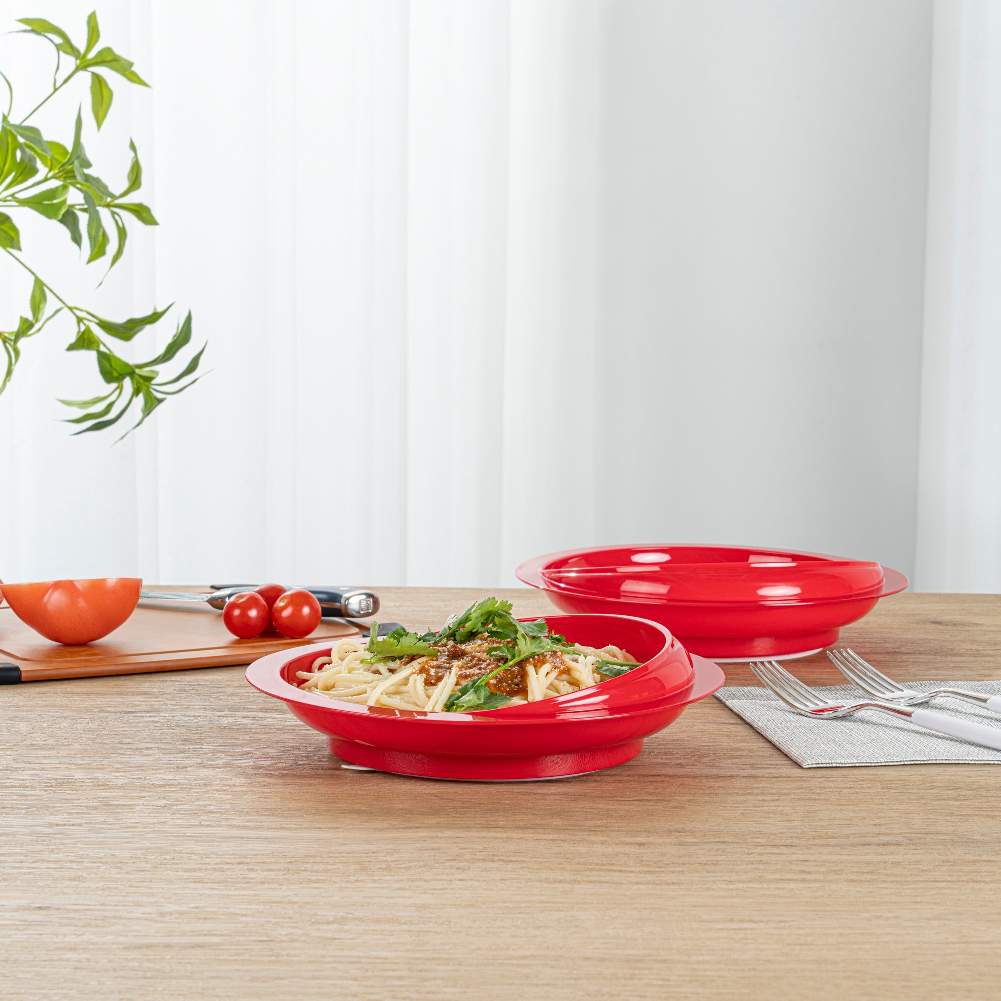 Adapt Tek Round Red Plastic Scoop Plate - Spillproof, with Suction Base - 9" x 9" x 2 1/4" - 20 count box