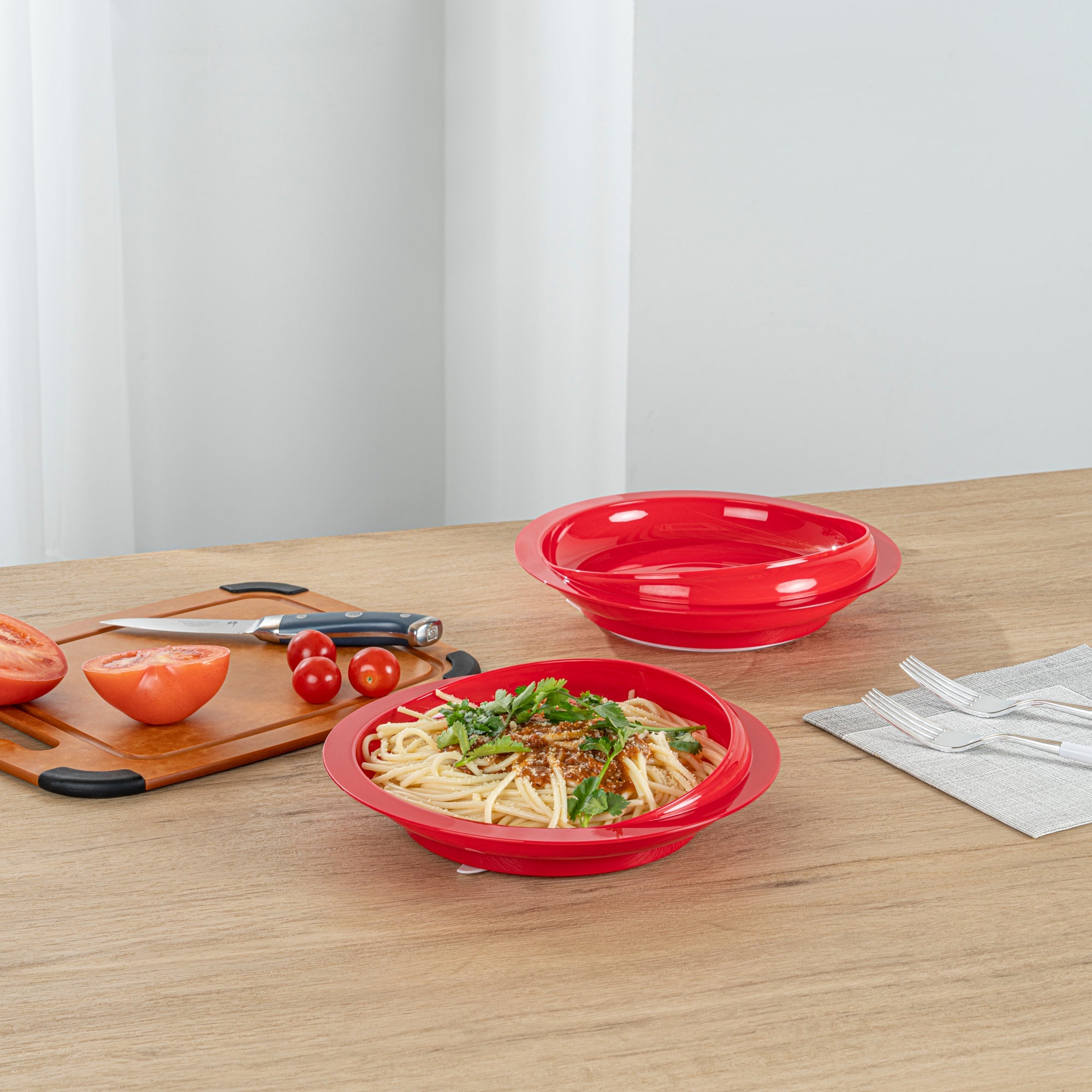 Adapt Tek Round Red Plastic Scoop Plate - Spillproof, with Suction Base - 9" x 9" x 2 1/4" - 20 count box