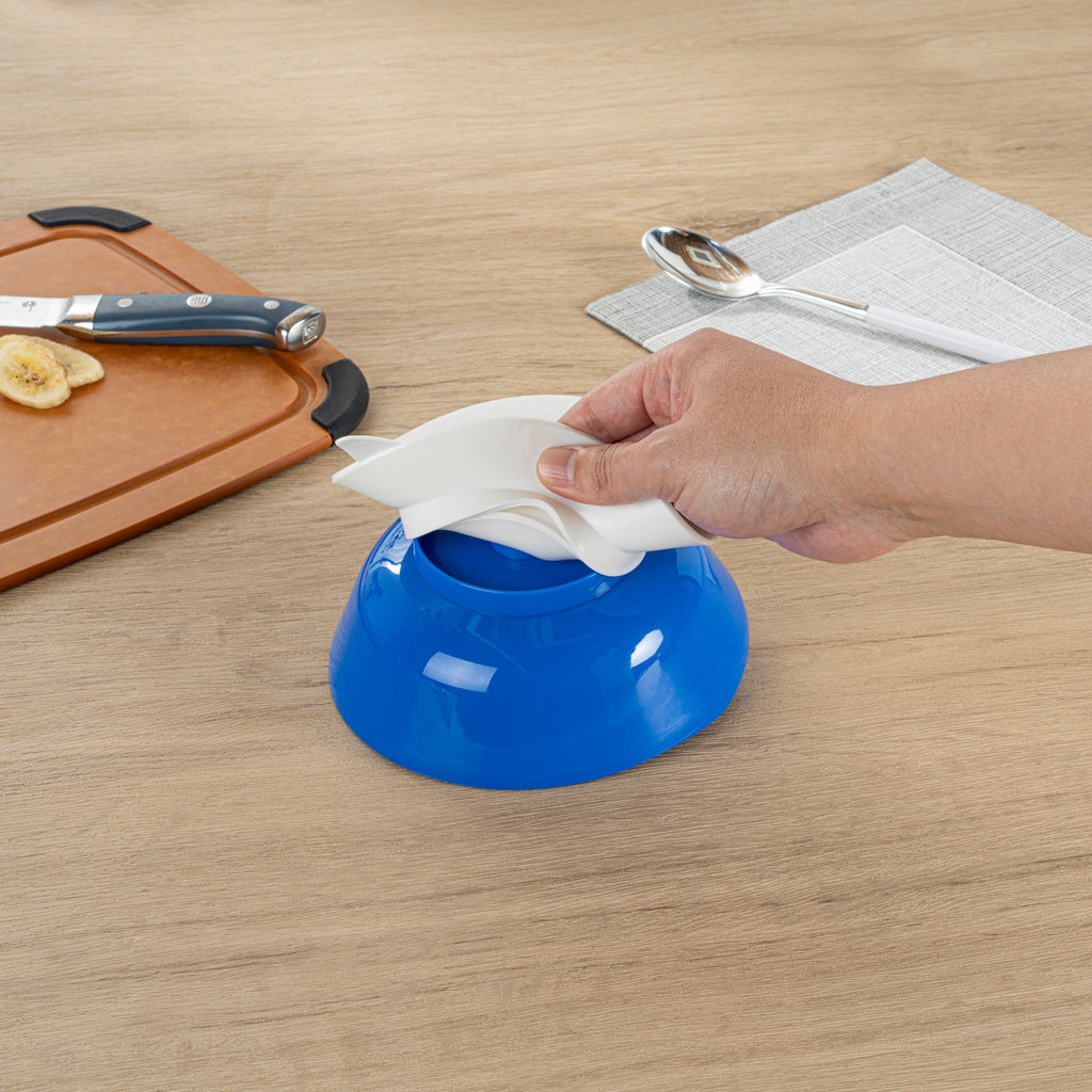 Adapt Tek 19 oz Round Blue Plastic Scoop Bowl - Spillproof, with Suction Base - 5 3/4" x 5 3/4" x 3" - 20 count box