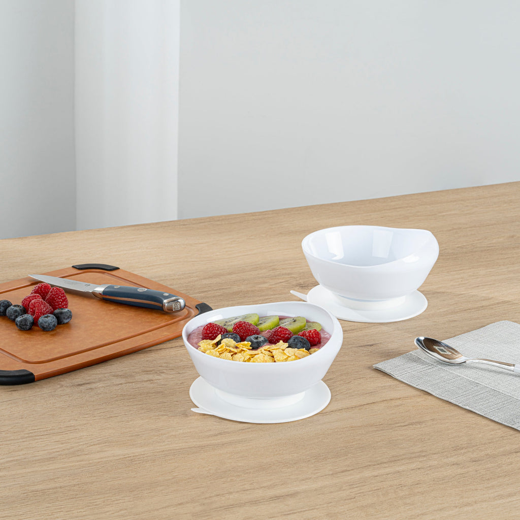 Adapt Tek 19 oz Round White Plastic Scoop Bowl - Spillproof, with Suction Base - 5 3/4" x 5 3/4" x 3" - 1 count box