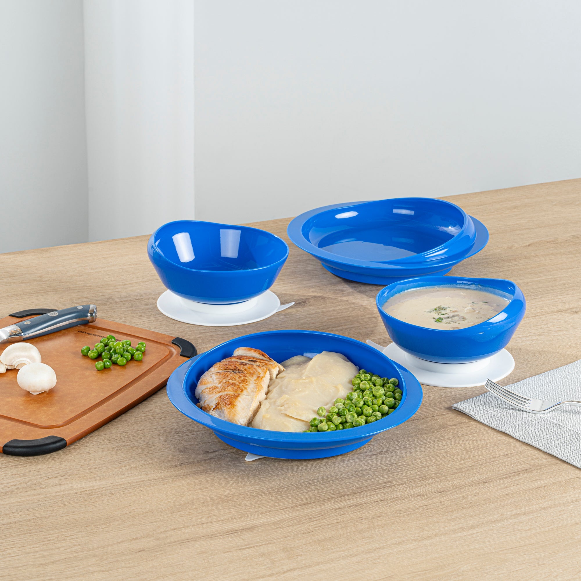 Adapt Tek Blue Plastic 2-Piece Scoop Plate and Bowl Set - Spillproof, with Suction Base - Includes 20 Plates and 20 Bowls