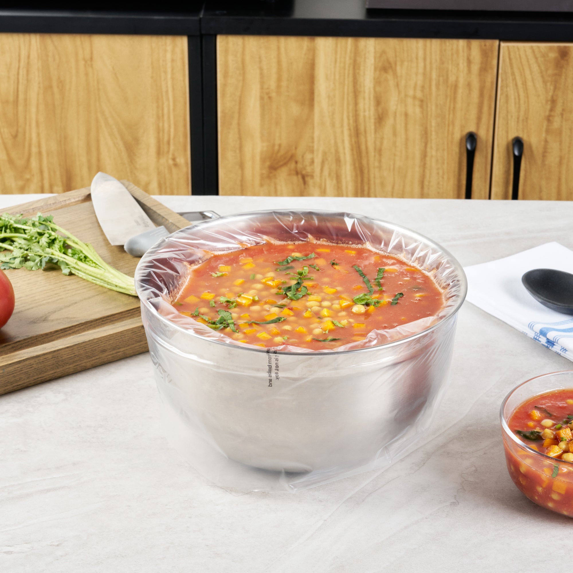 Fresh Hero Round Nylon Pan Liner - Fits 6 and 7 qt Round Pans - 15" x 15" - 100 count box