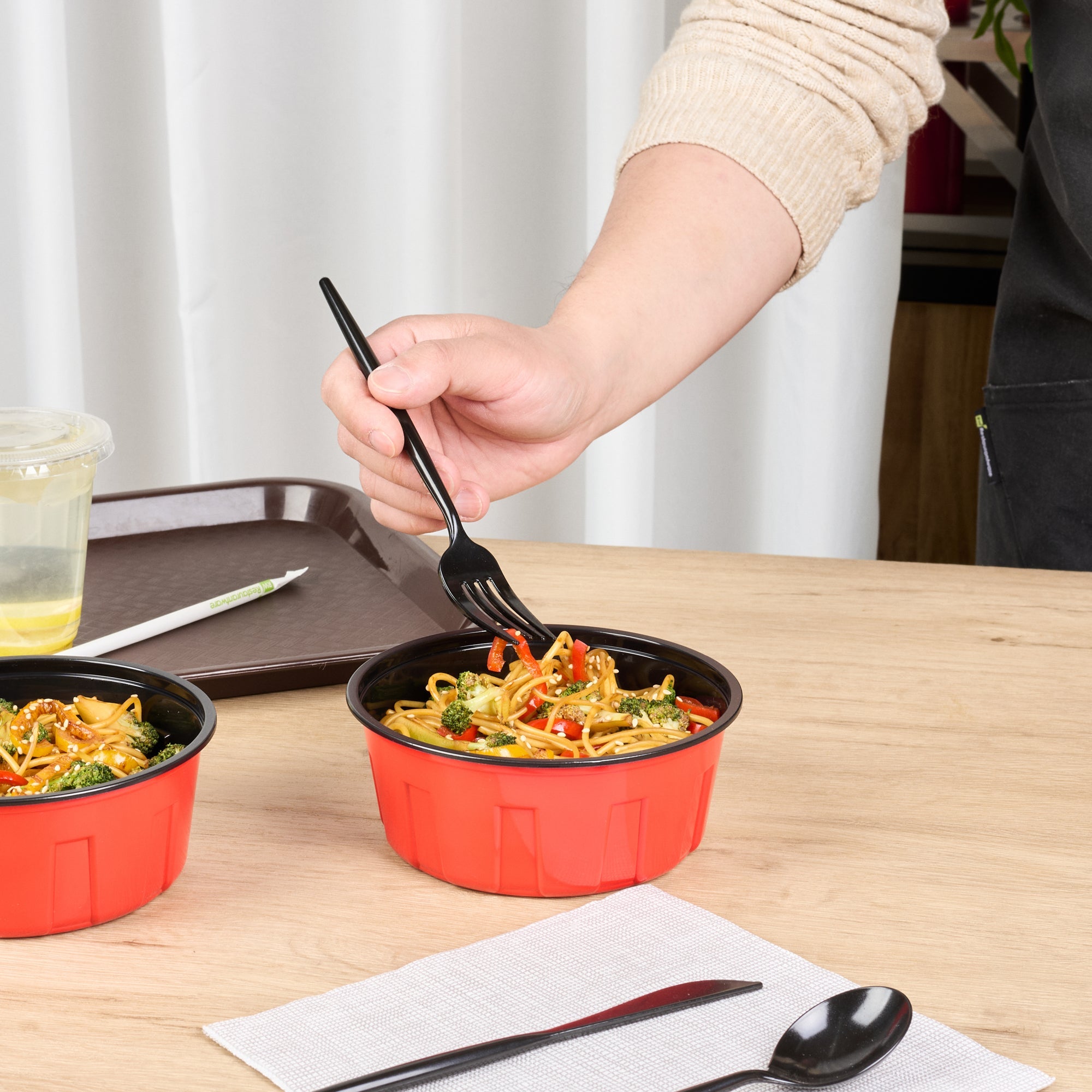 Bento Tek 23 oz Round Red Plastic To Go Box - Microwave-Safe - 6" x 6" x 2 1/2" - 50 count box