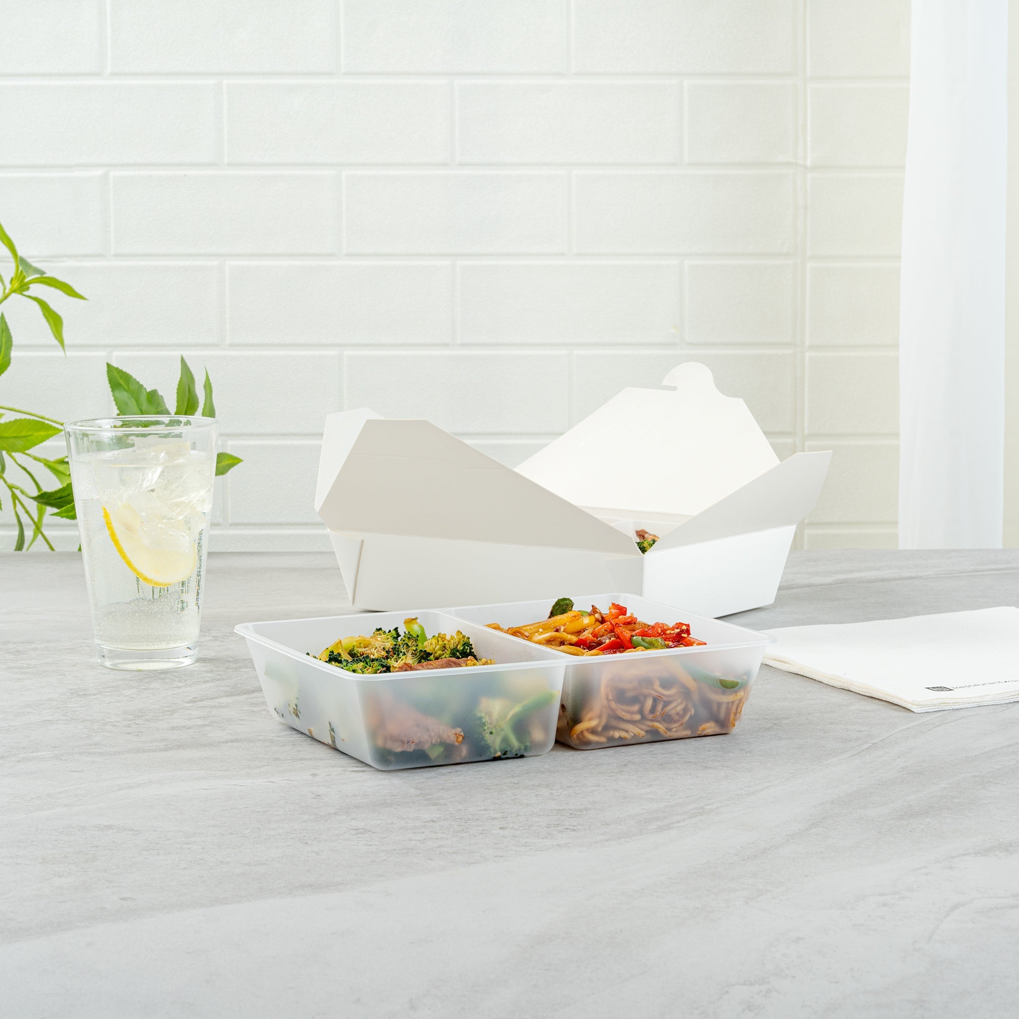 Bio Tek 43 oz White Plastic 2-Compartment Insert Tray - Fits 49 / 71 / 98 Bio Box Take Out Container, Microwave-Safe - 200 count box