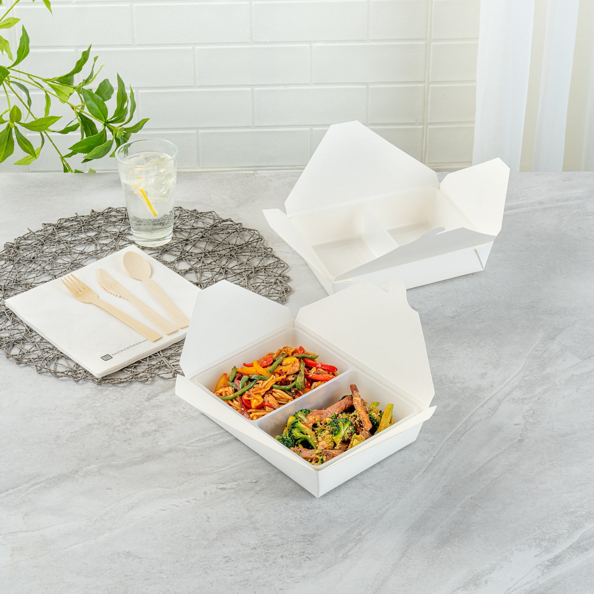 Bio Tek 43 oz White Plastic 2-Compartment Insert Tray - Fits 49 / 71 / 98 Bio Box Take Out Container, Microwave-Safe - 200 count box