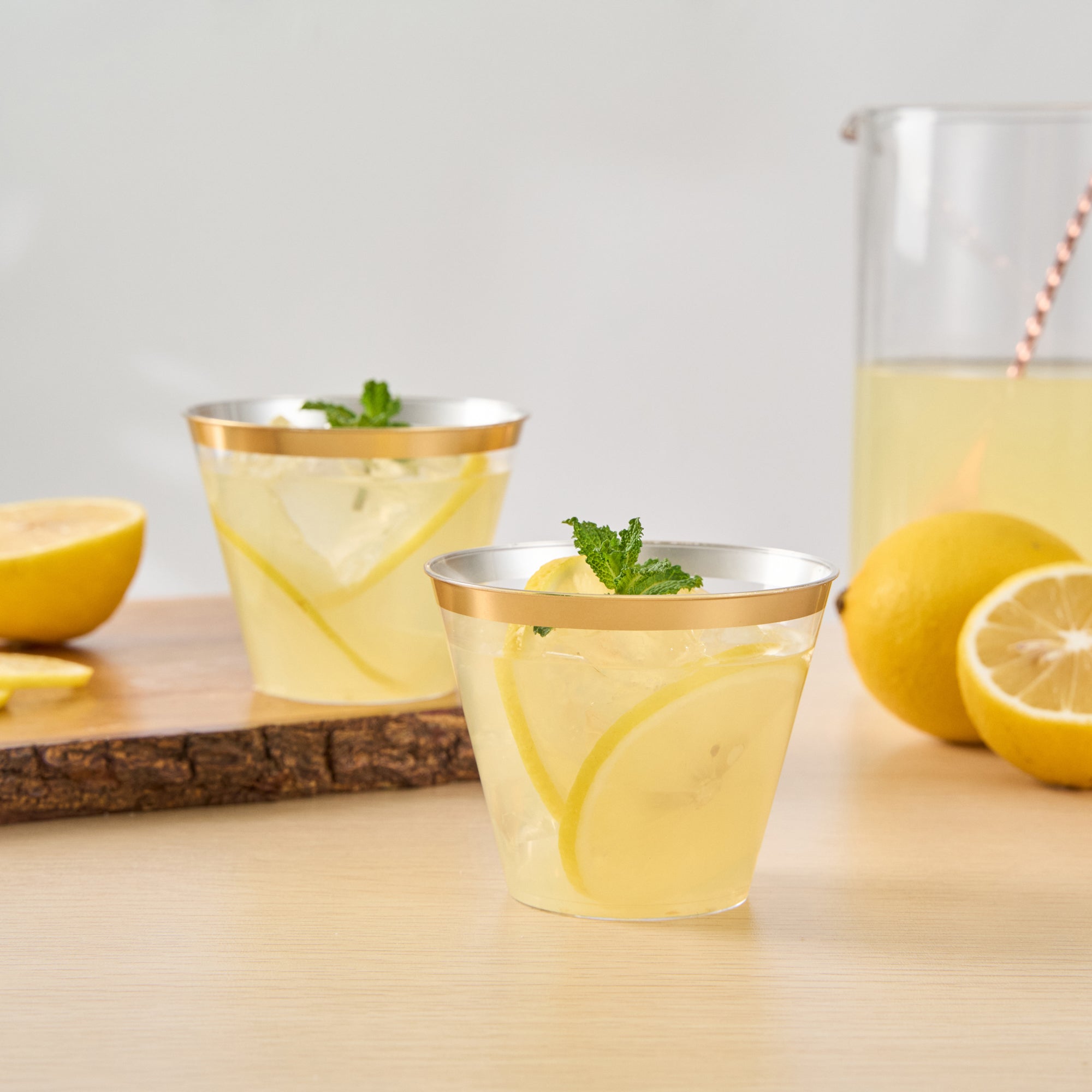 Chef 101 9 oz Clear Plastic Tumbler - with Gold Rim - 3 1/2" x 3 1/2" x 2 3/4" - 500 count box