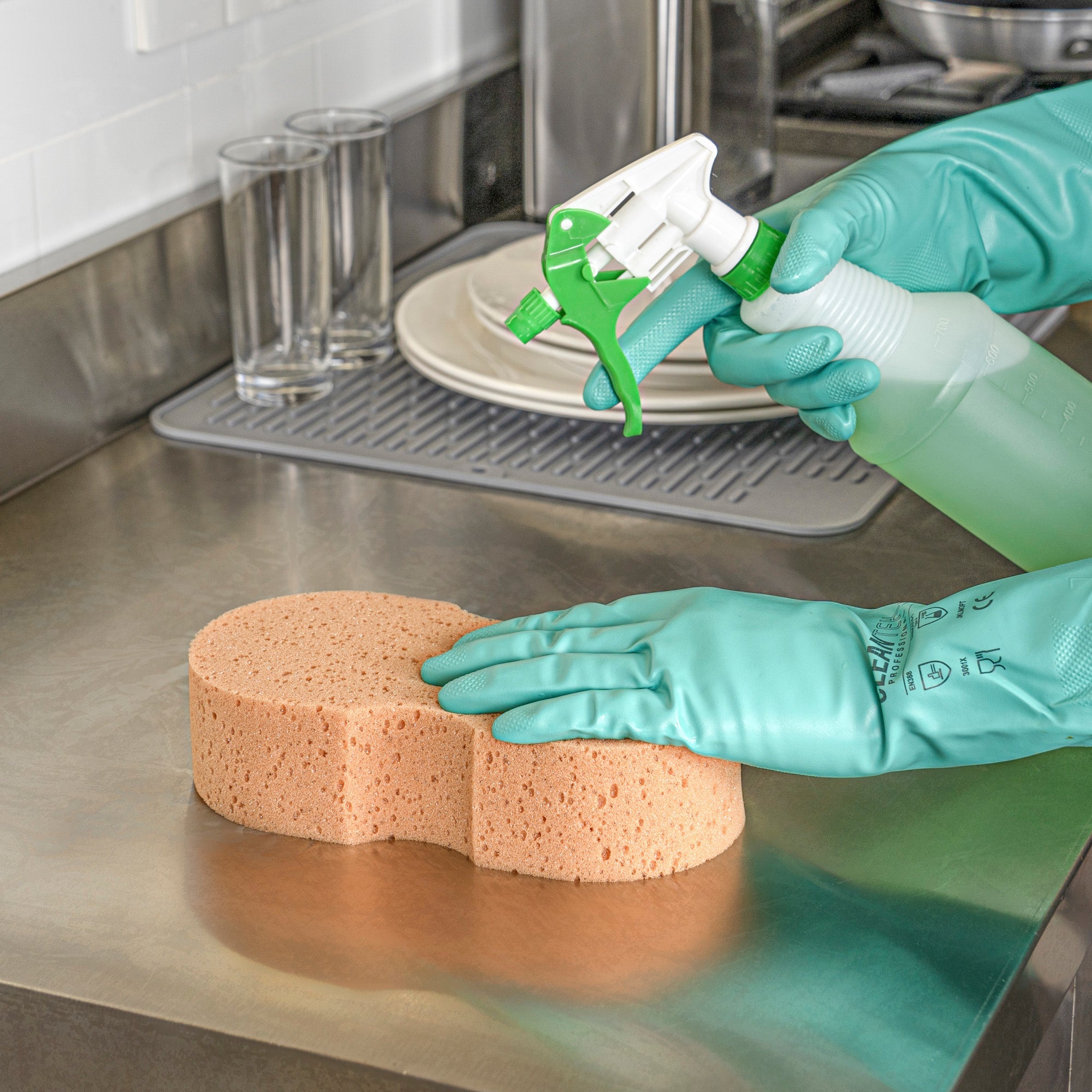 Clean Tek Professional Jumbo Beige Sponge - 8 3/4" x 4 1/4" x 2 1/4" - 100 count box