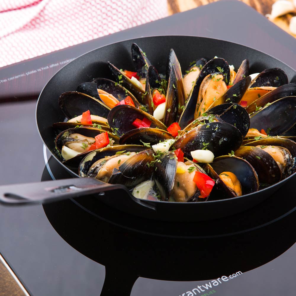 Met Lux Round Black Carbon Steel 8" Fry Pan - Non-Stick - 1 count box