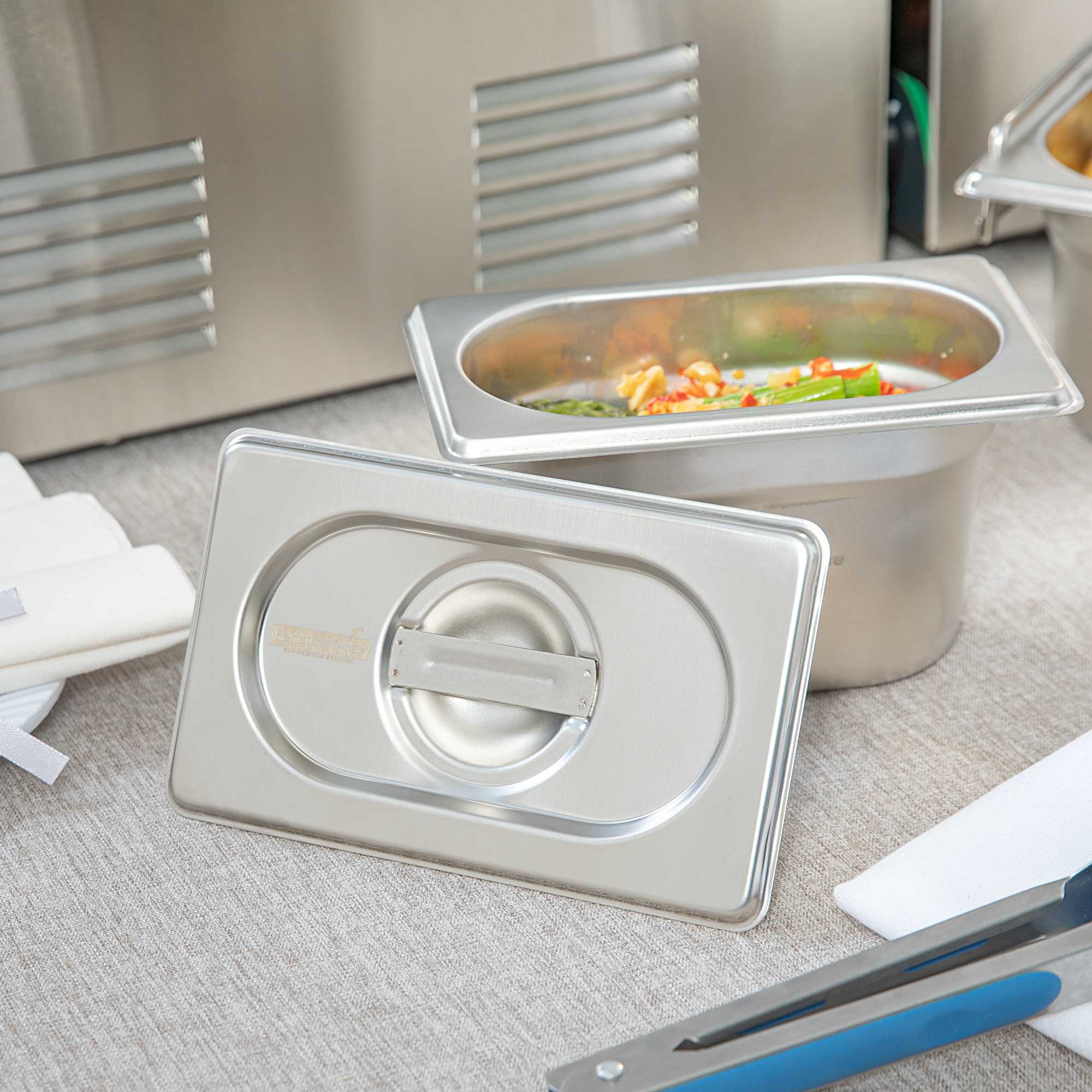 Met Lux Rectangle Stainless Steel Lid - Fits 1/9 Size Steam Table Pan - 1 count box