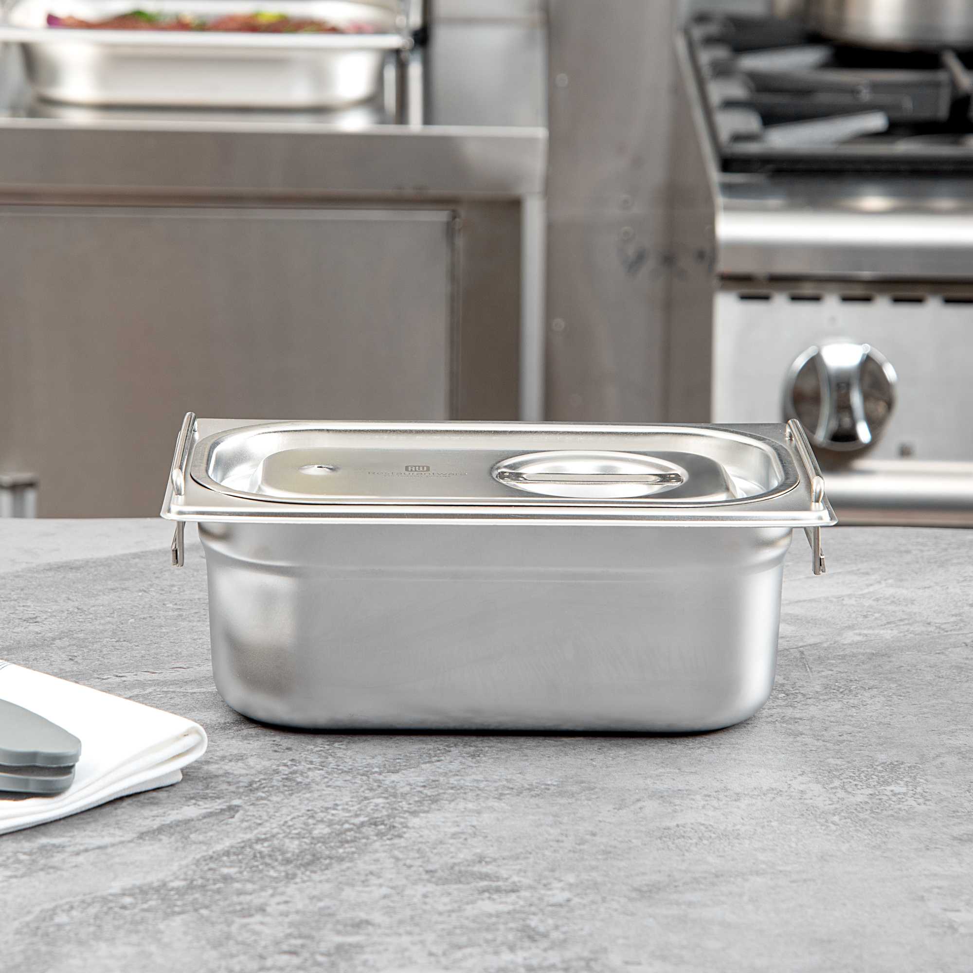 Met Lux Rectangle Stainless Steel Travel Lid - Fits 1/4 Size Steam Table Pan - 1 count box