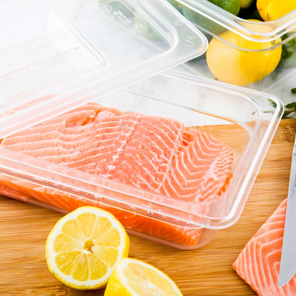 Met Lux Rectangle Clear Plastic 1/4 Size Cold Food Storage Container - 2.5" Depth - 10 count box