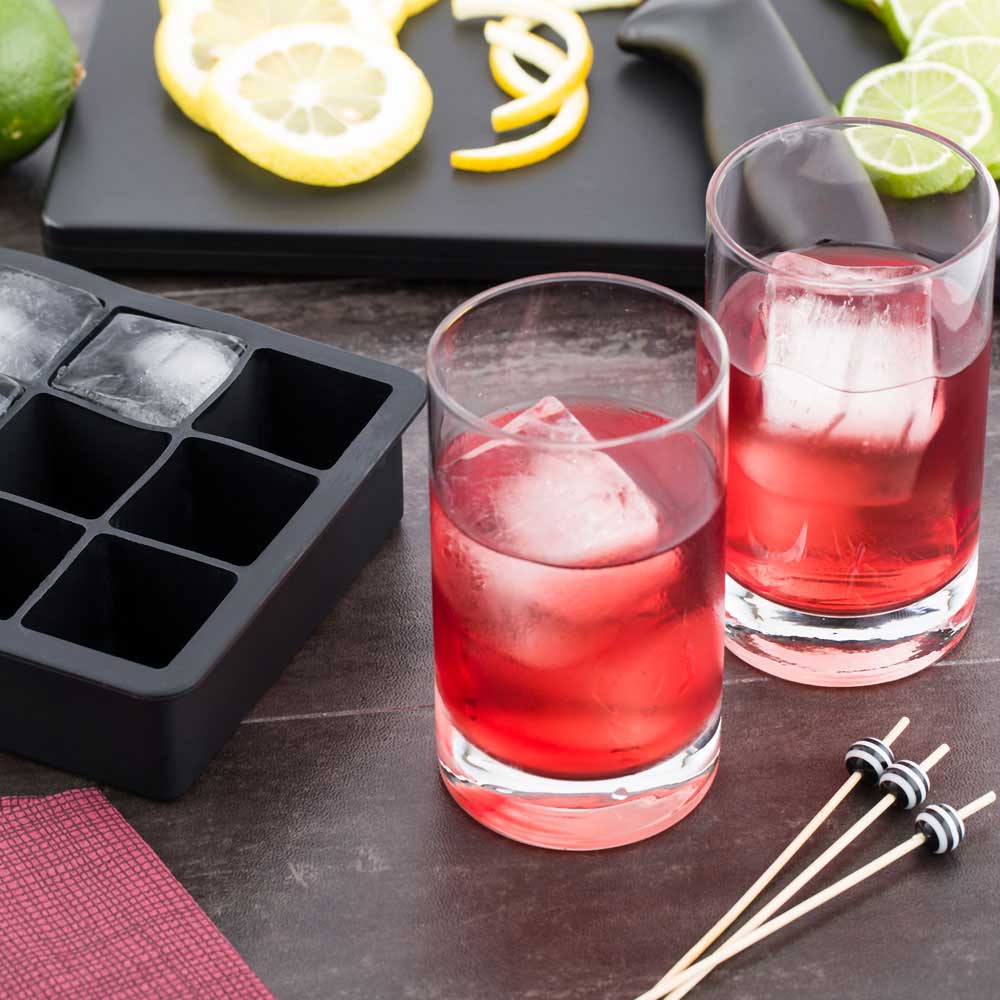 Bar Lux Black Silicone Ice Mold - 1 1/4" Cube, 15 Compartments - 1 count box
