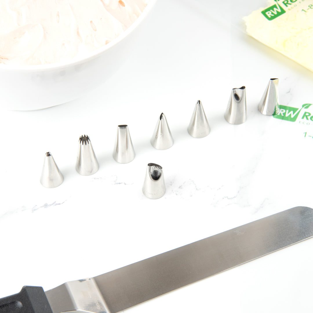 Pastry Tek Stainless Steel #62 Petal Piping Tip - 3/4" x 3/4" x 1" - 1 count box