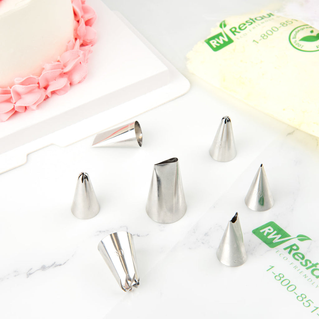 Pastry Tek Stainless Steel #124 Petal Piping Tip - 1" x 1" x 1 3/4" - 1 count box
