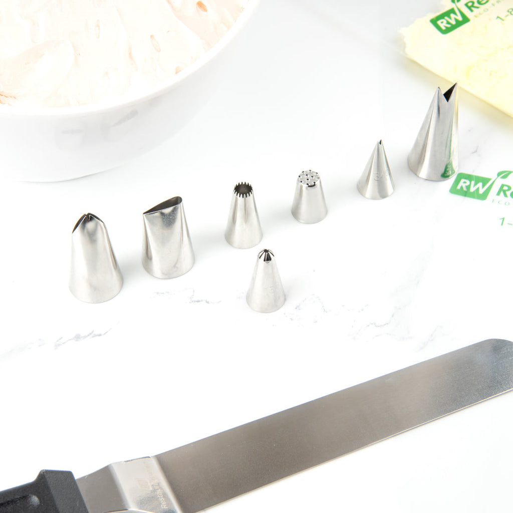 Pastry Tek Stainless Steel #133 Closed Star Piping Tip - 3/4" x 3/4" x 1 1/4" - 1 count box