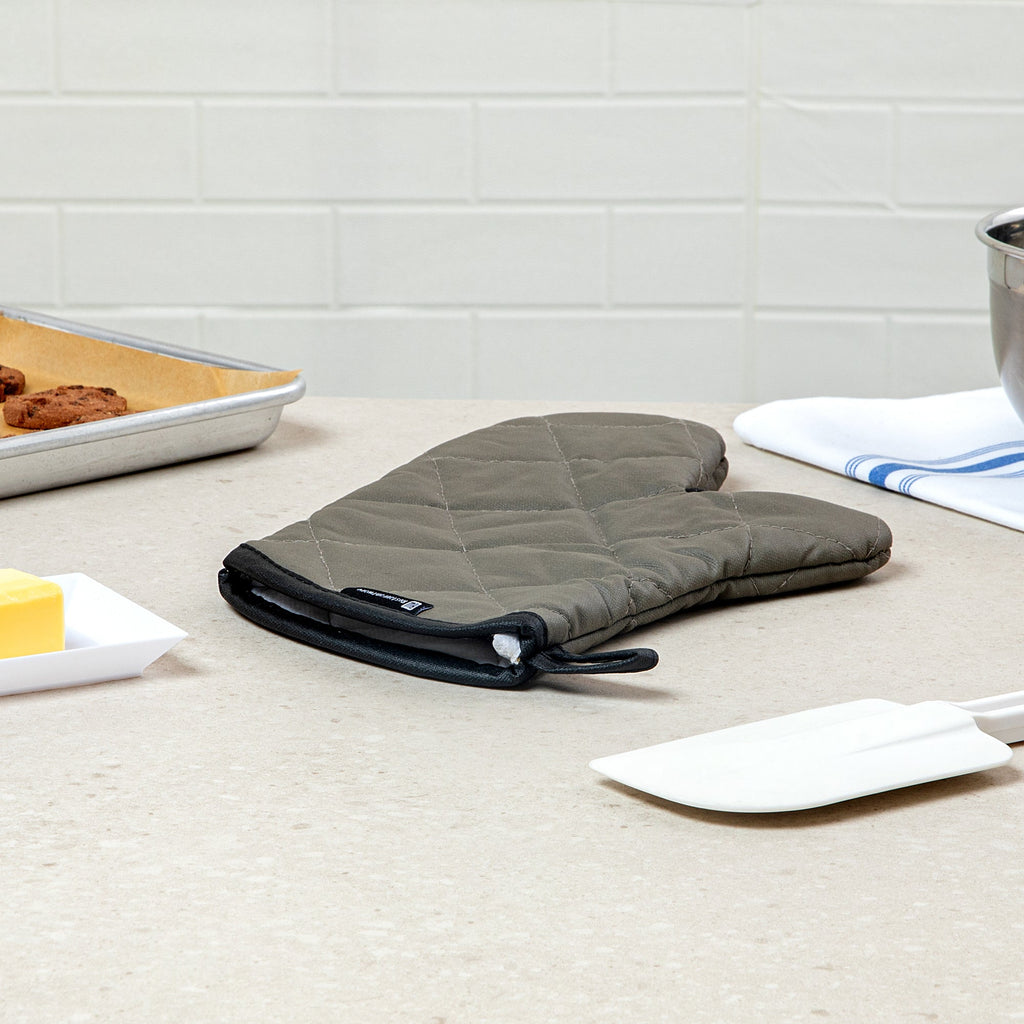 RW Threads Gray Cotton Oven Mitt - Flame Retardant, with Thumb Guard - 13" x 8" x 1/2" - 1 count box