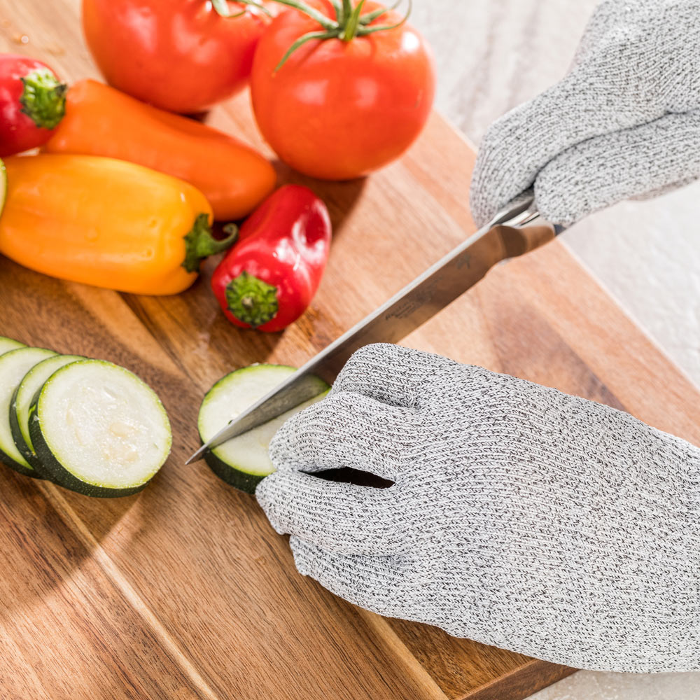 Life Protector Gray Small Cut-Resistant Glove - Level 5, Food Safe - 8 1/4" x 5" - 1 count box
