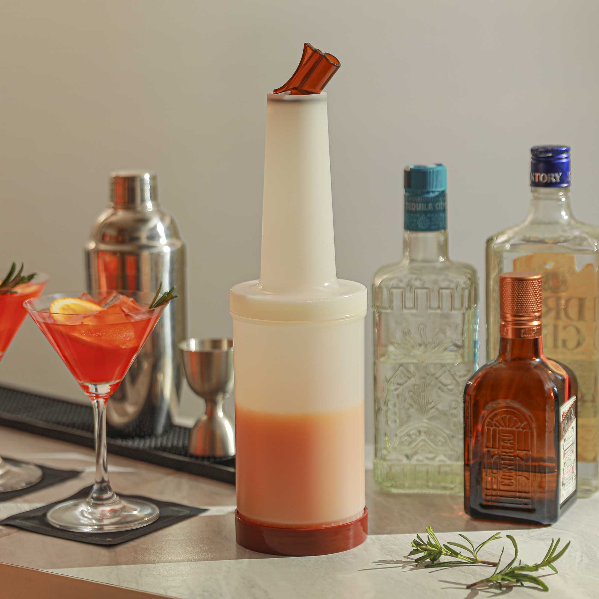 Bar Lux 1 qt Plastic Quick Pour Storage Container Bottle - with Brown Spout and Lid - 3 1/2" x 3 1/2" x 13" - 1 count box