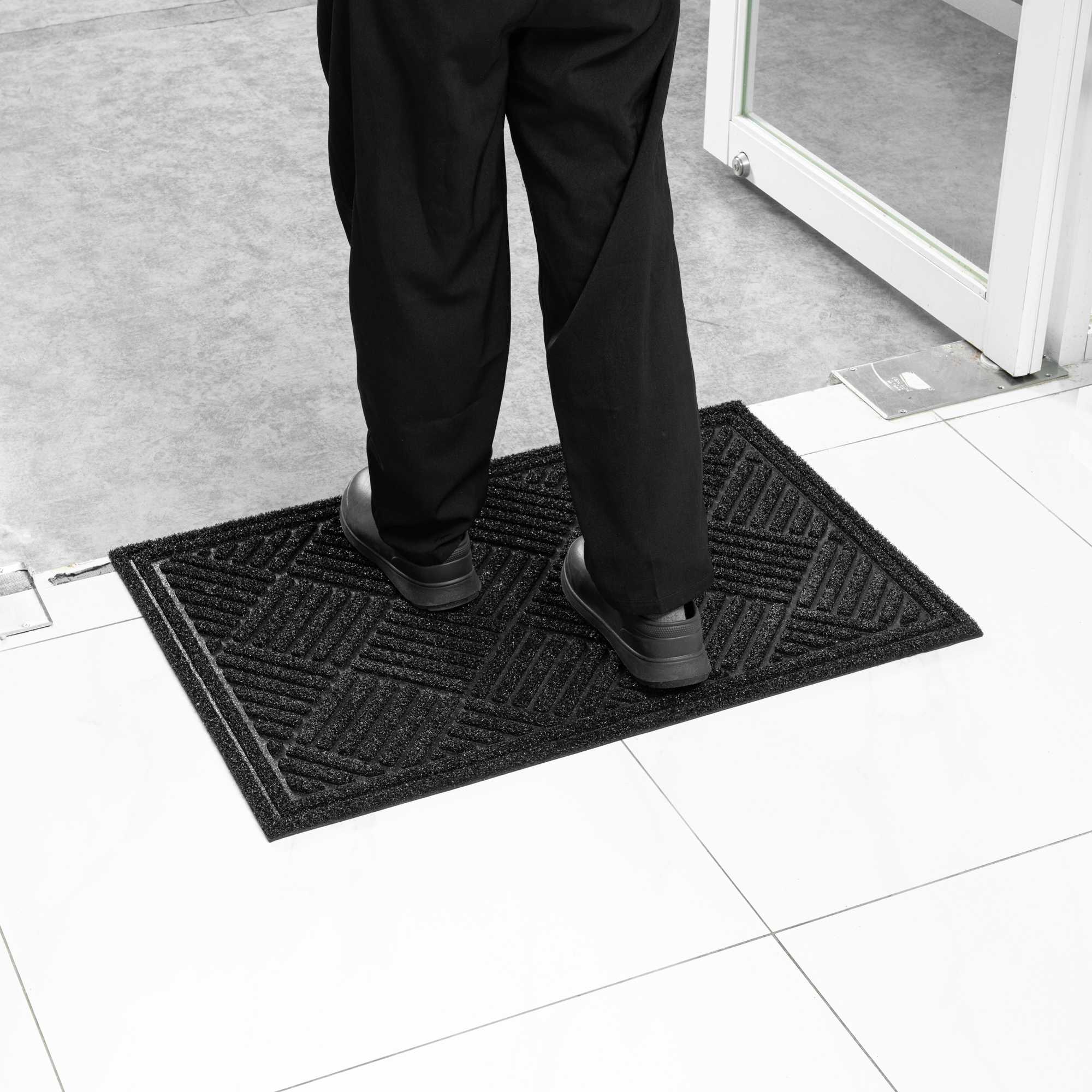Comfy Feet Black Heavy-Duty Outdoor Floor Mat - Diamond - 36" x 24" - 1 count box