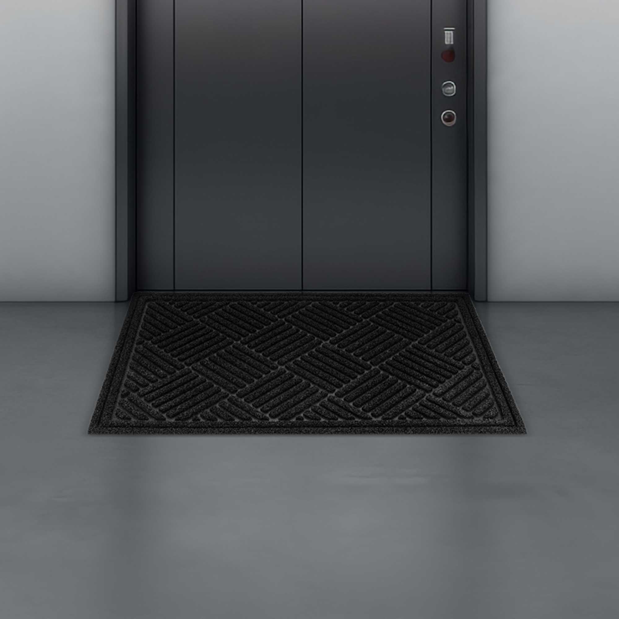 Comfy Feet Black Heavy-Duty Outdoor Floor Mat - Diamond - 36" x 24" - 1 count box