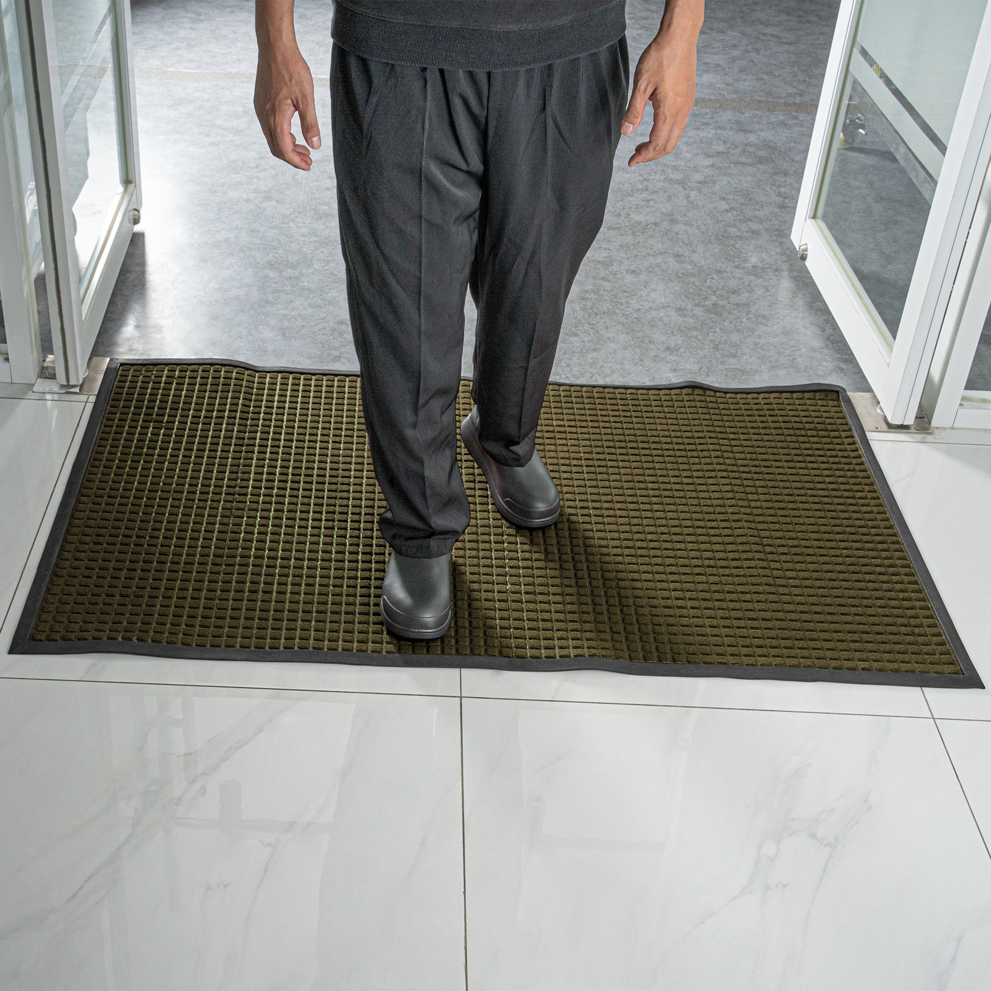 Comfy Feet Brown Heavy-Duty Carpet Floor Mat - Waffle, heavy-duty - 60" x 36" - 1 count box