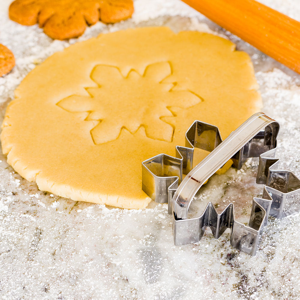 Pastry Tek Metal Snowflake Cookie Cutter with Handle 4 inch 1 count box